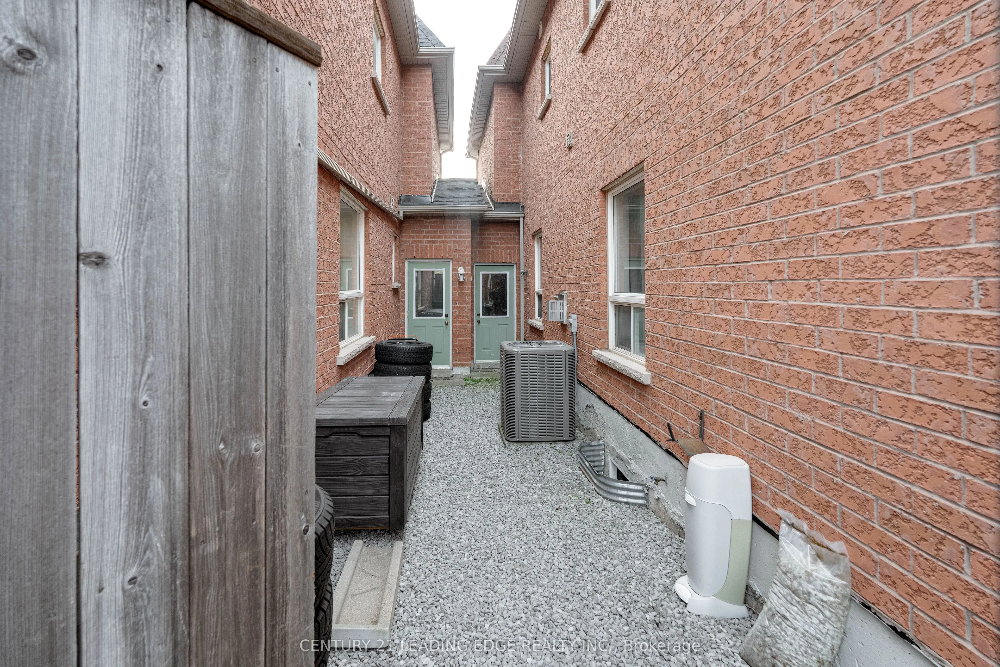 33 Neill Avenue