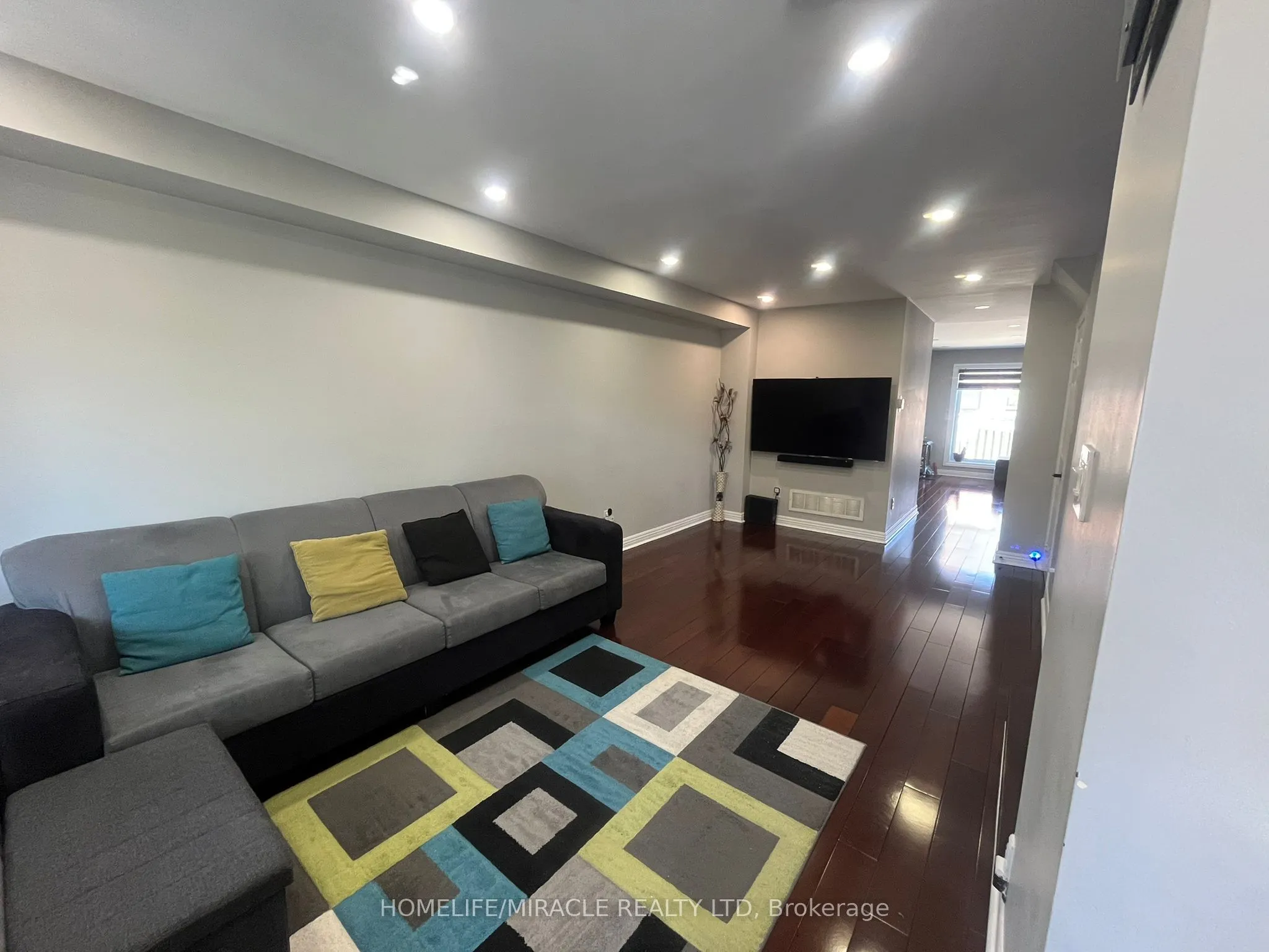 29 Hummingbird Drive