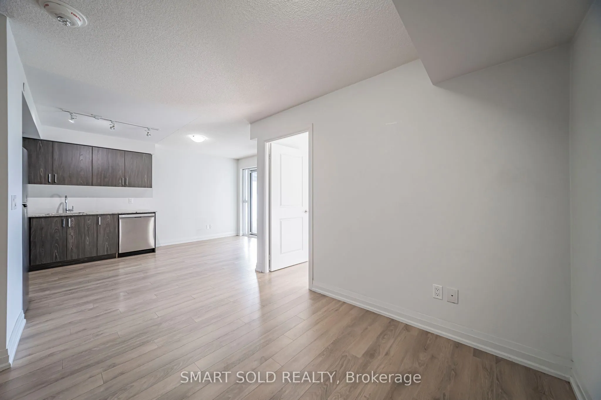 20 Meadowglen Place #329