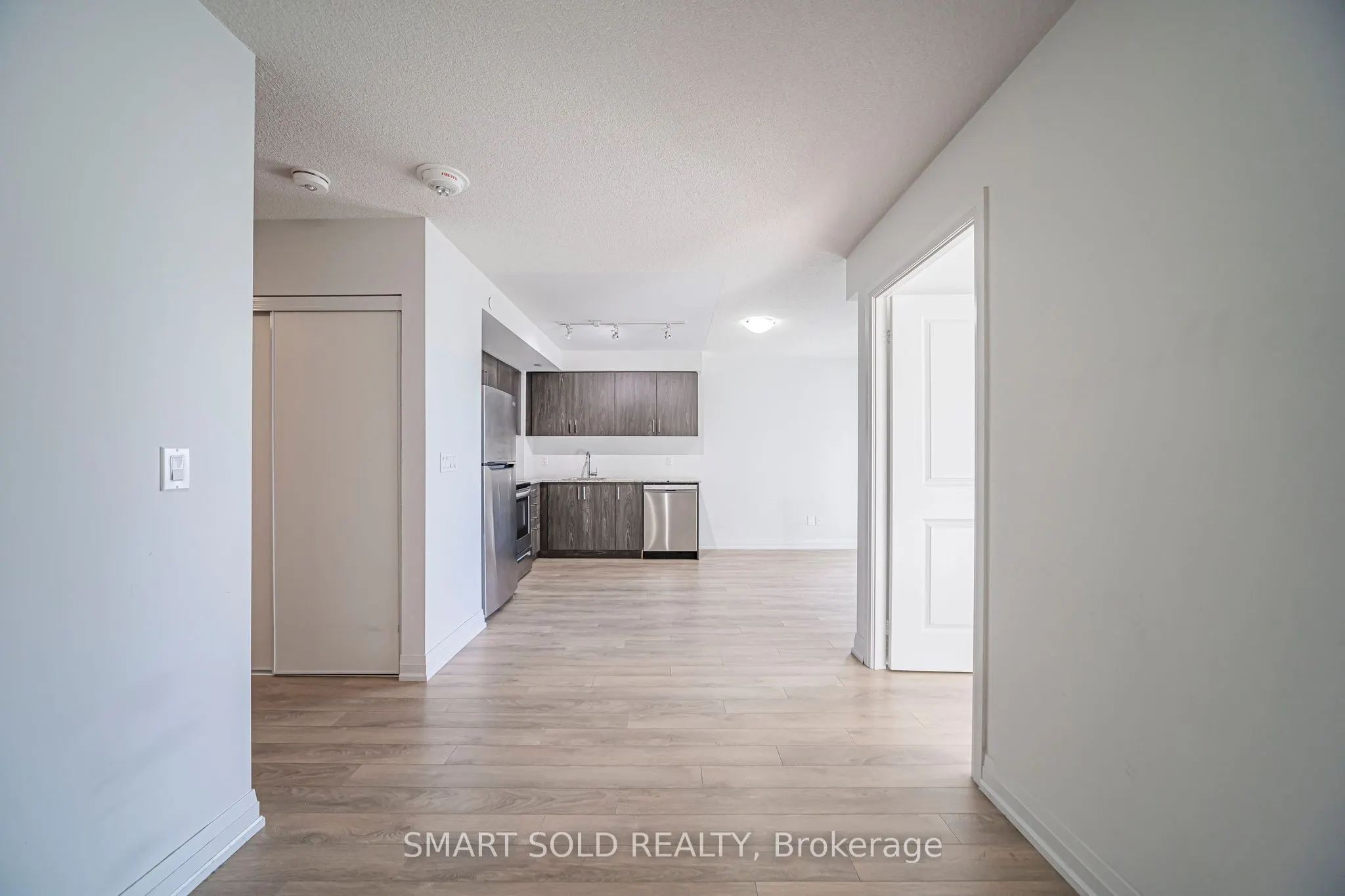 20 Meadowglen Place #329
