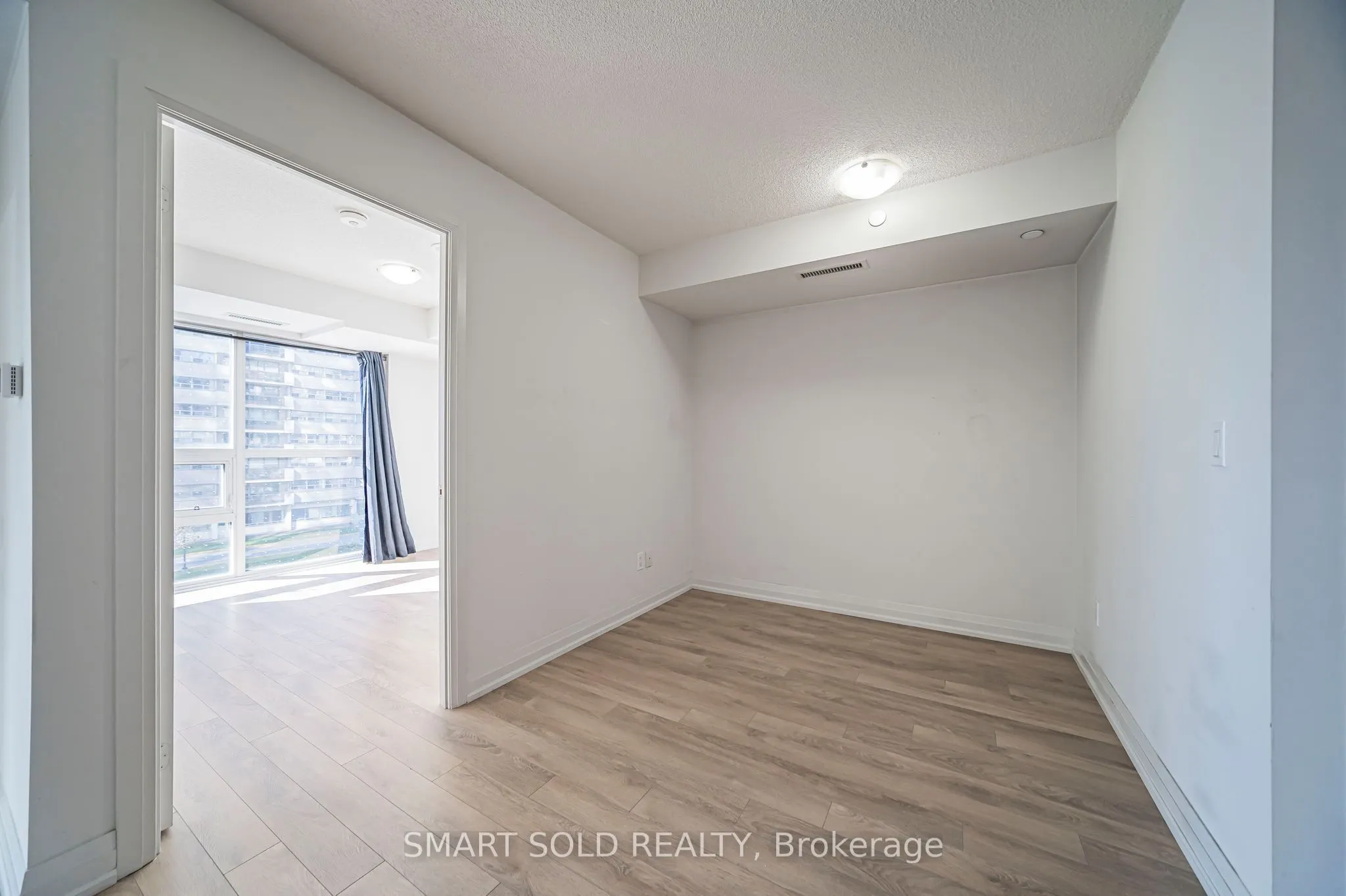 20 Meadowglen Place #329