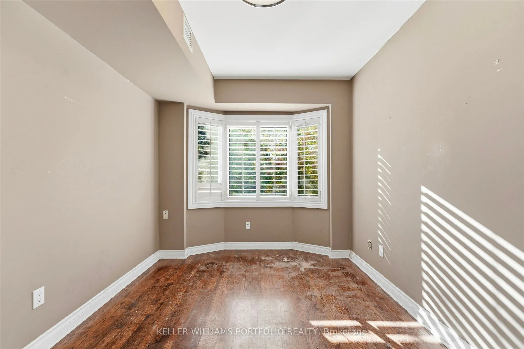 60 Kippendavie Avenue #204