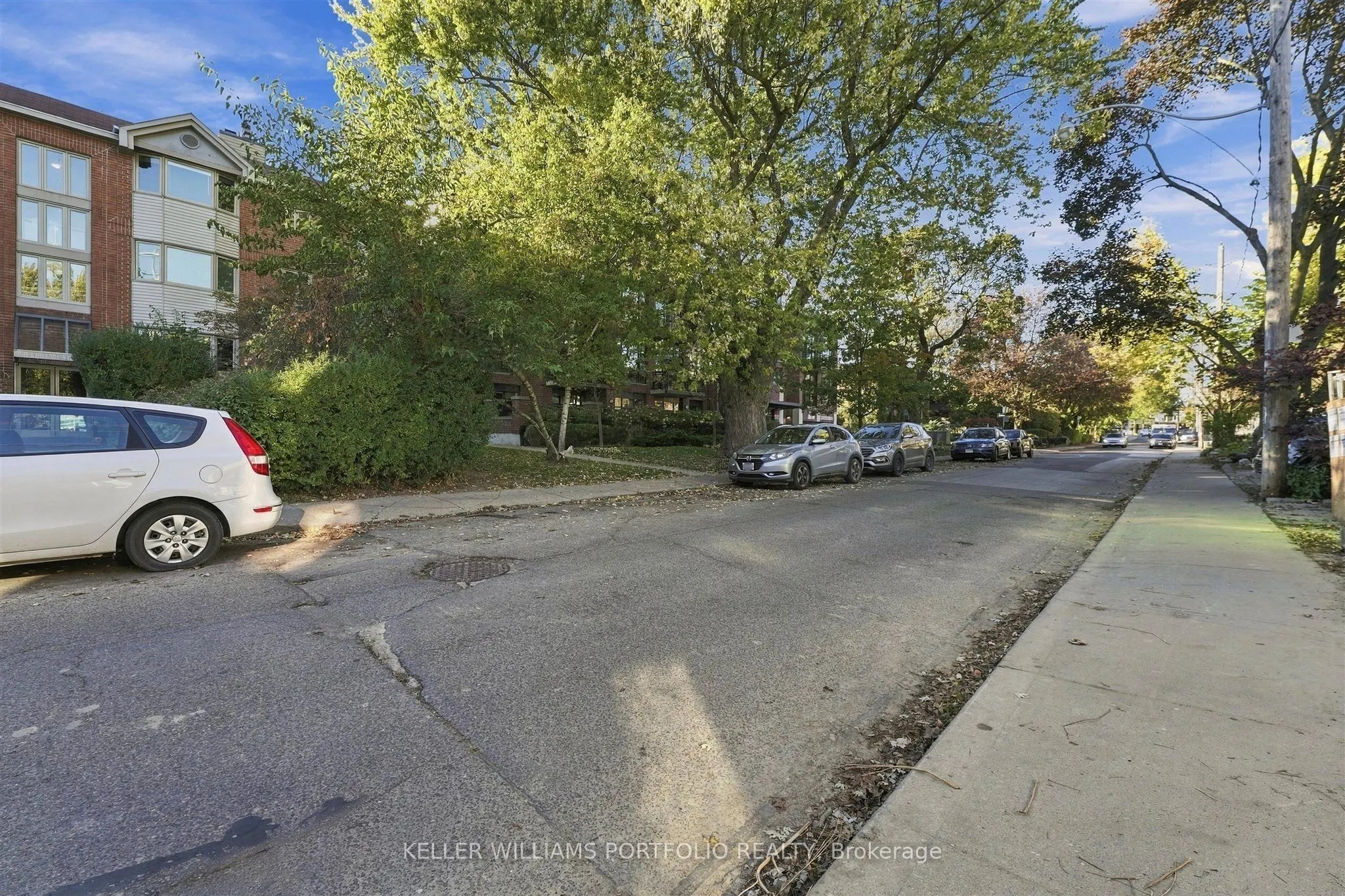 60 Kippendavie Avenue #204