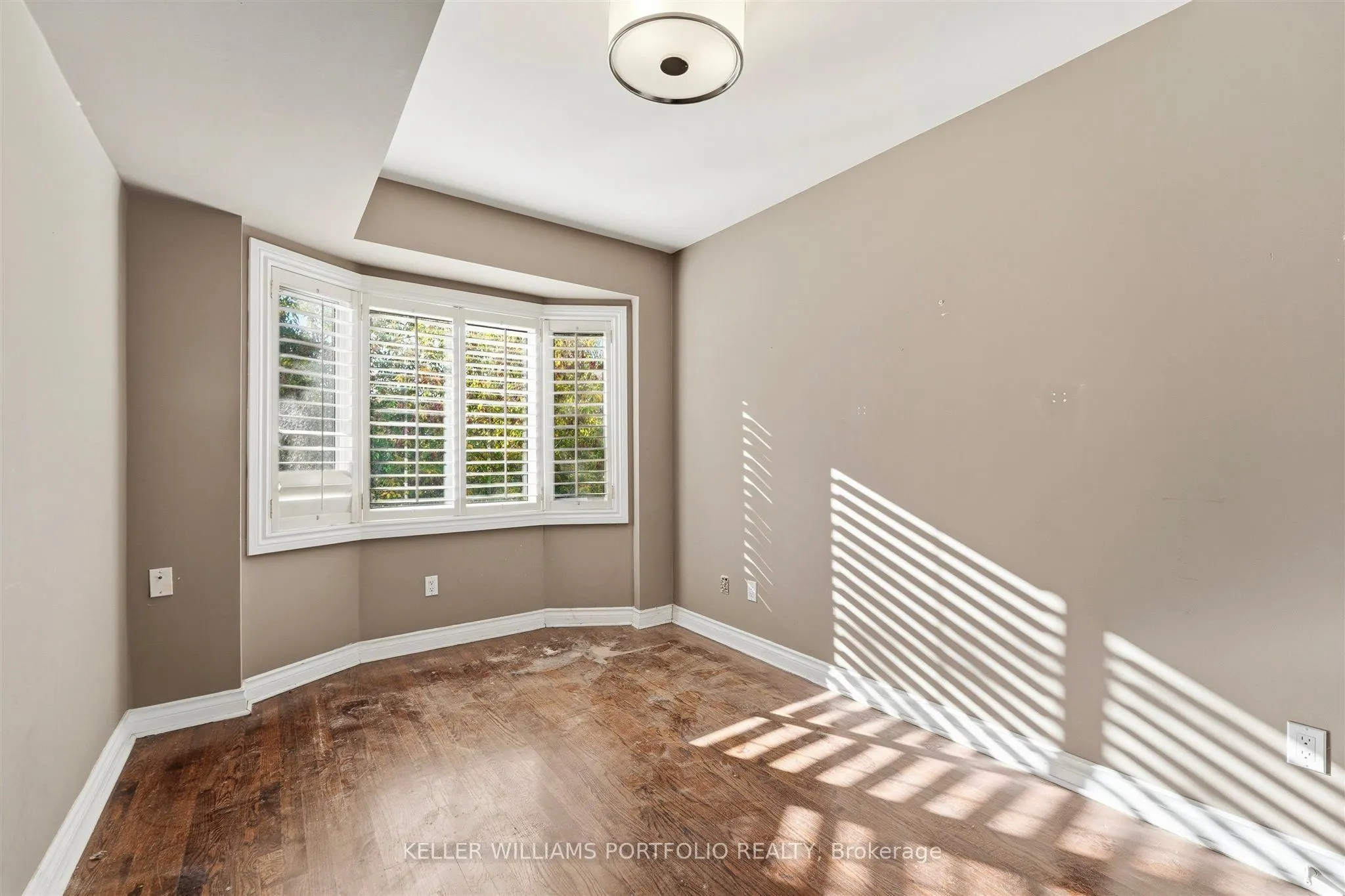 60 Kippendavie Avenue #204