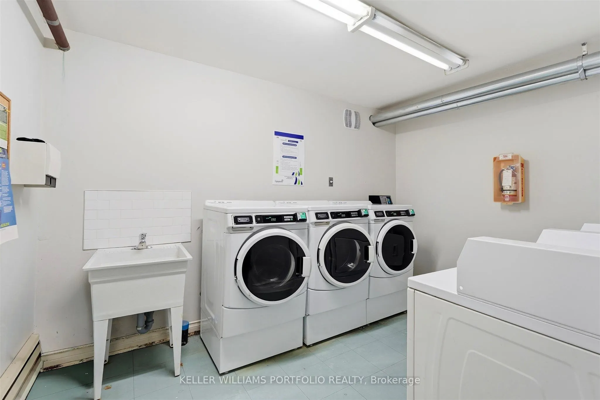 60 Kippendavie Avenue #204