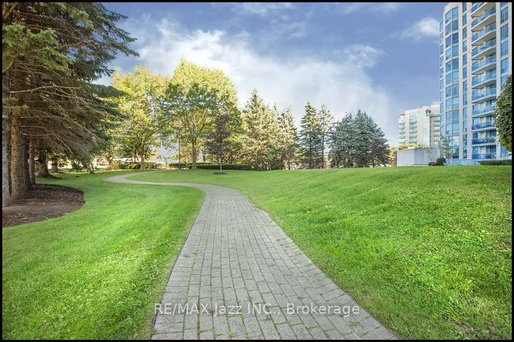 360 Watson Street W #105