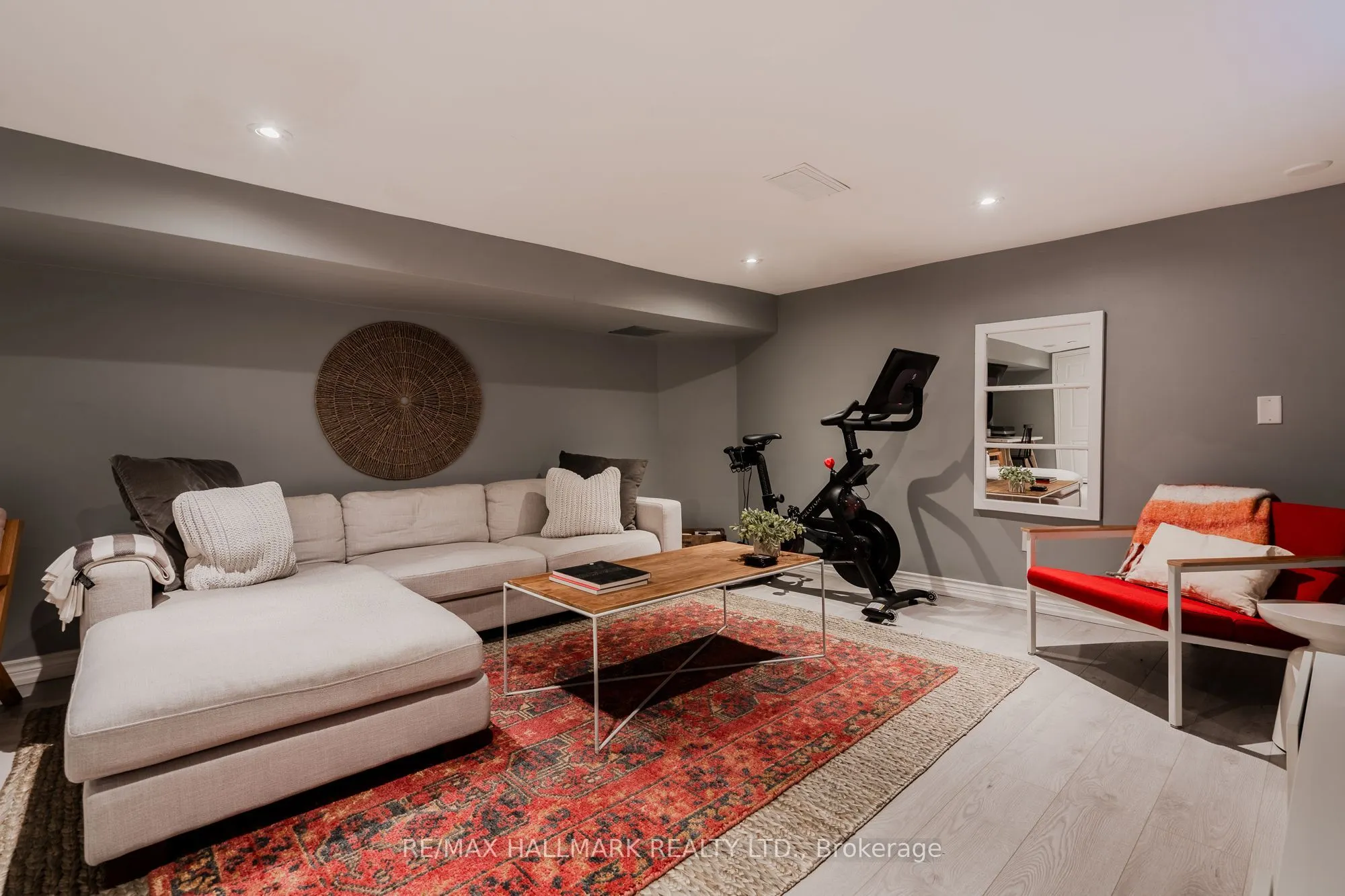 9 Prust Avenue