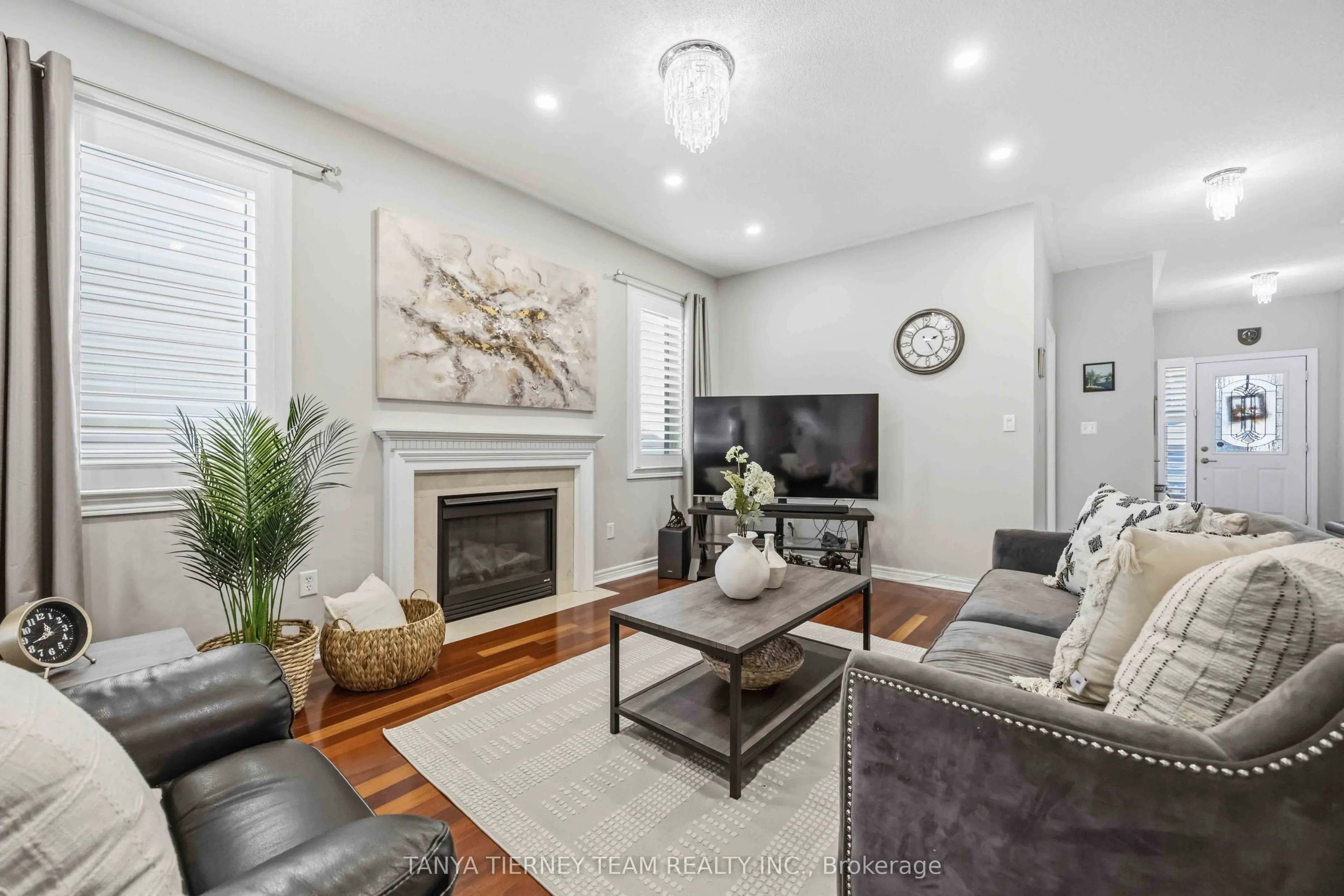 47 Mikayla Crescent