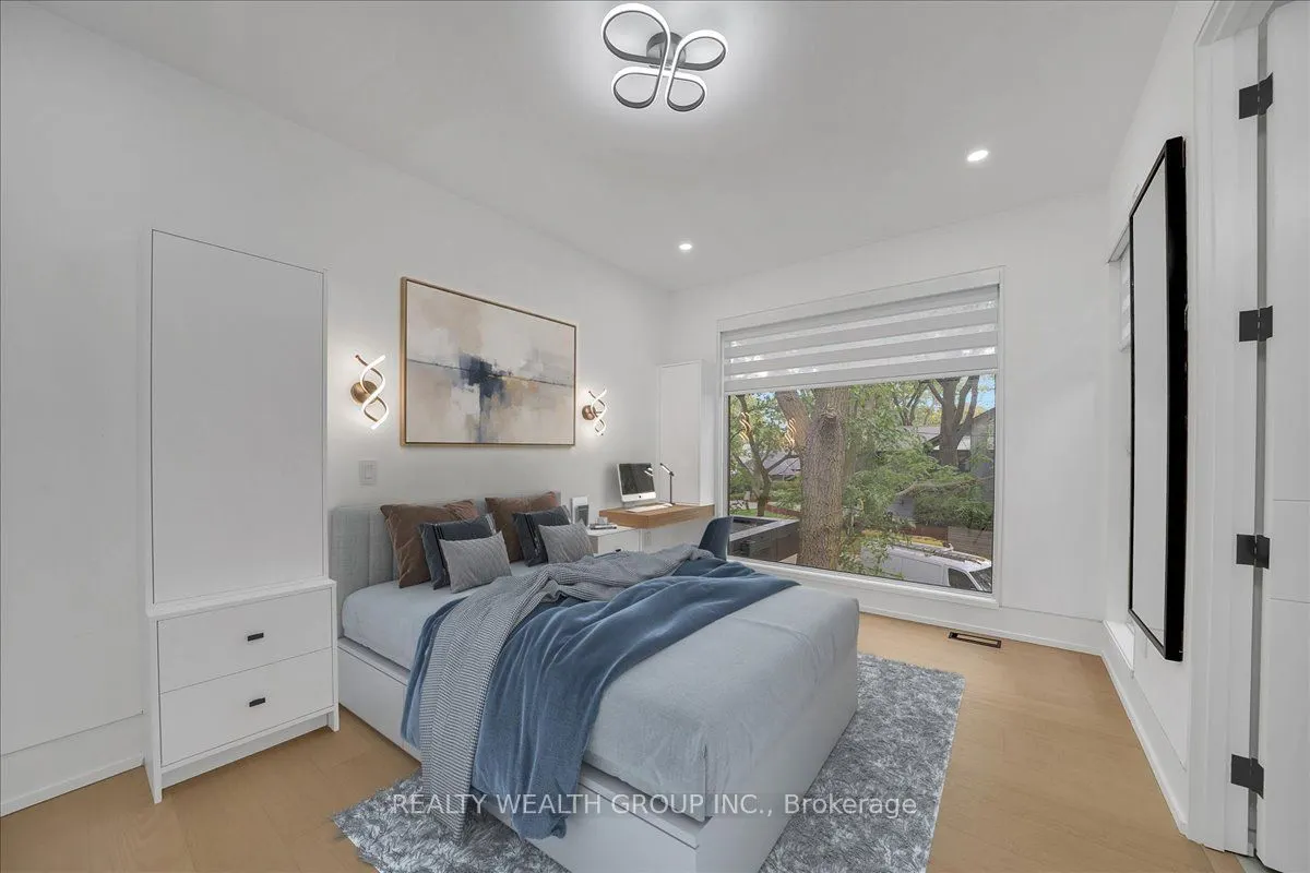 2 Kingsbury Crescent