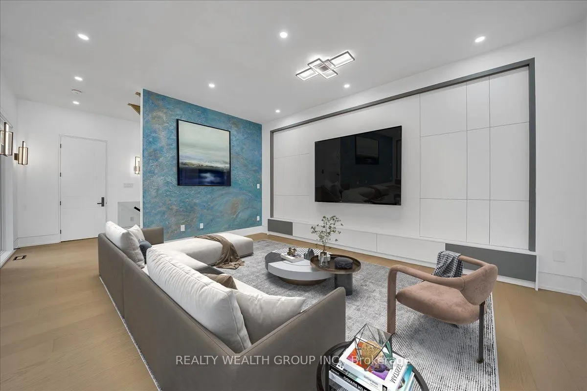 2 Kingsbury Crescent