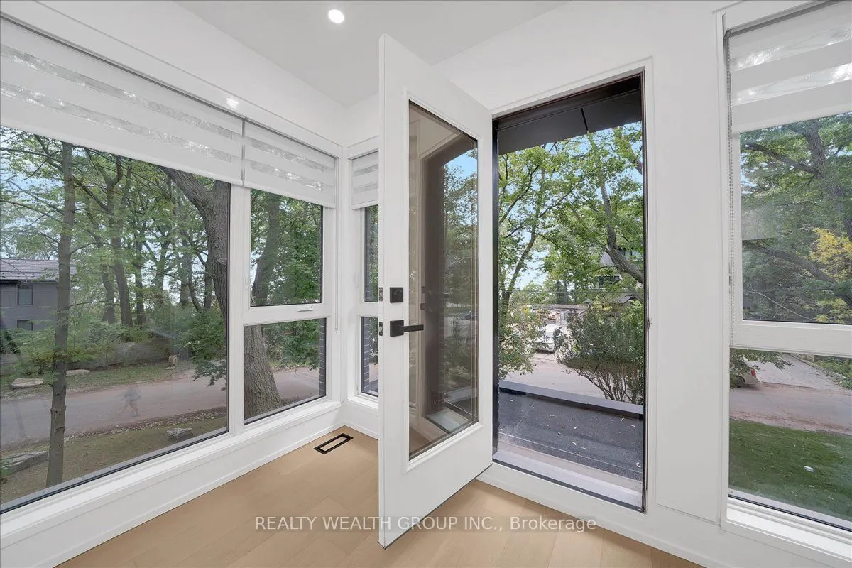 2 Kingsbury Crescent