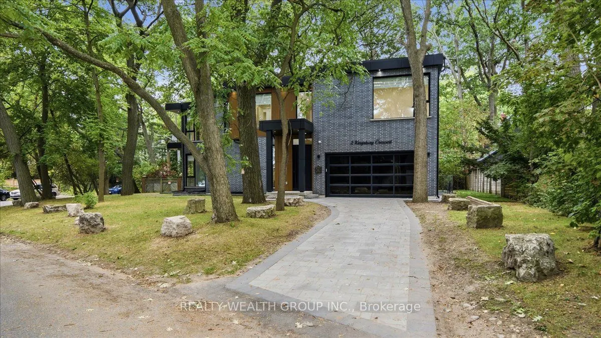 2 Kingsbury Crescent