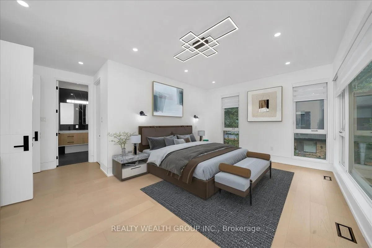 2 Kingsbury Crescent