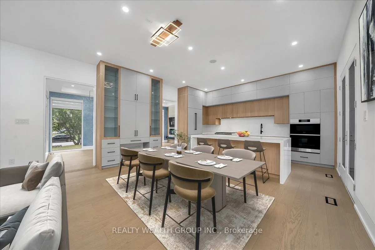 2 Kingsbury Crescent