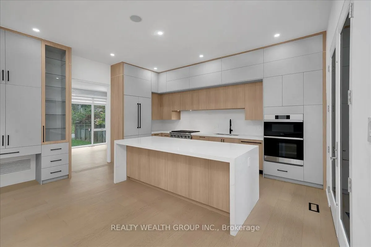 2 Kingsbury Crescent