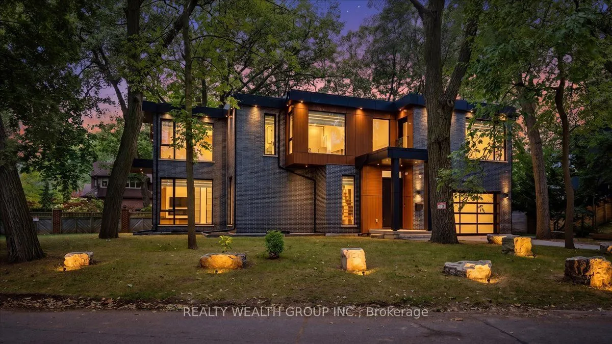 2 Kingsbury Crescent