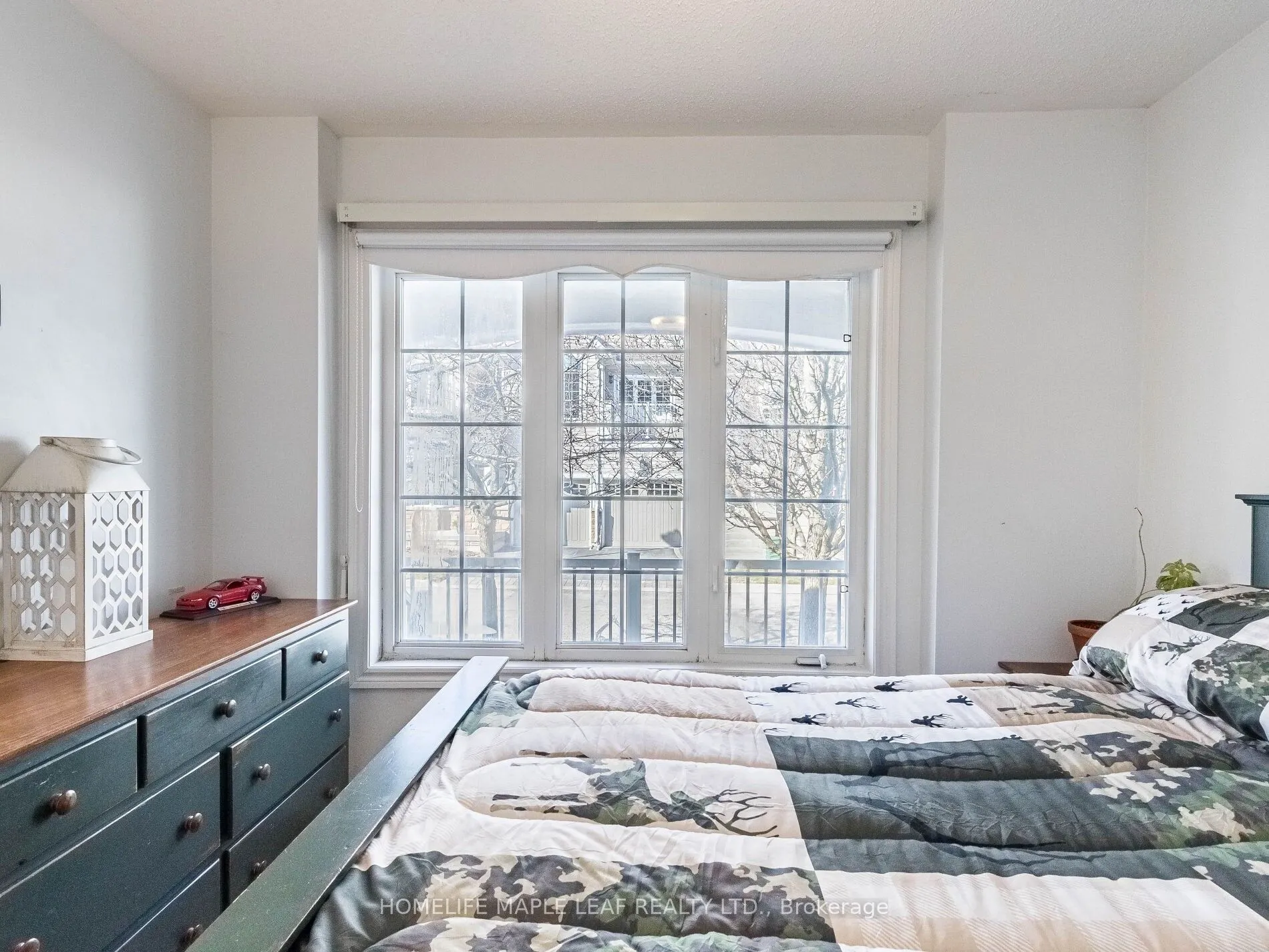 350 Lakebreeze Drive #8