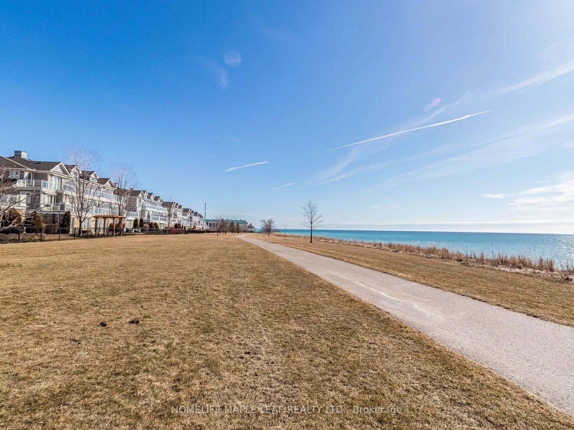 350 Lakebreeze Drive #8