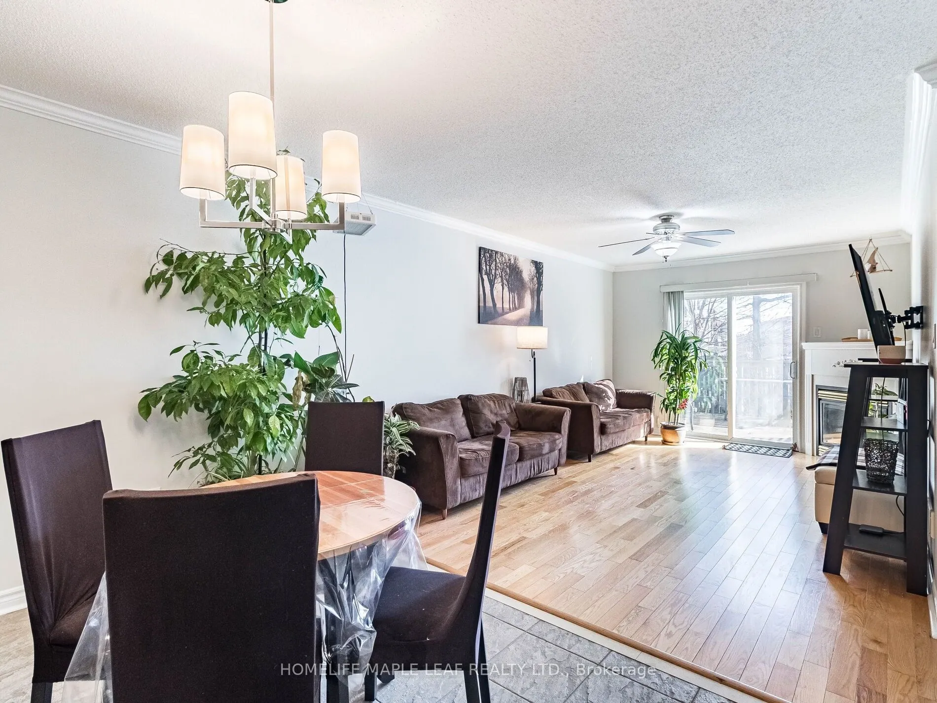 350 Lakebreeze Drive #8