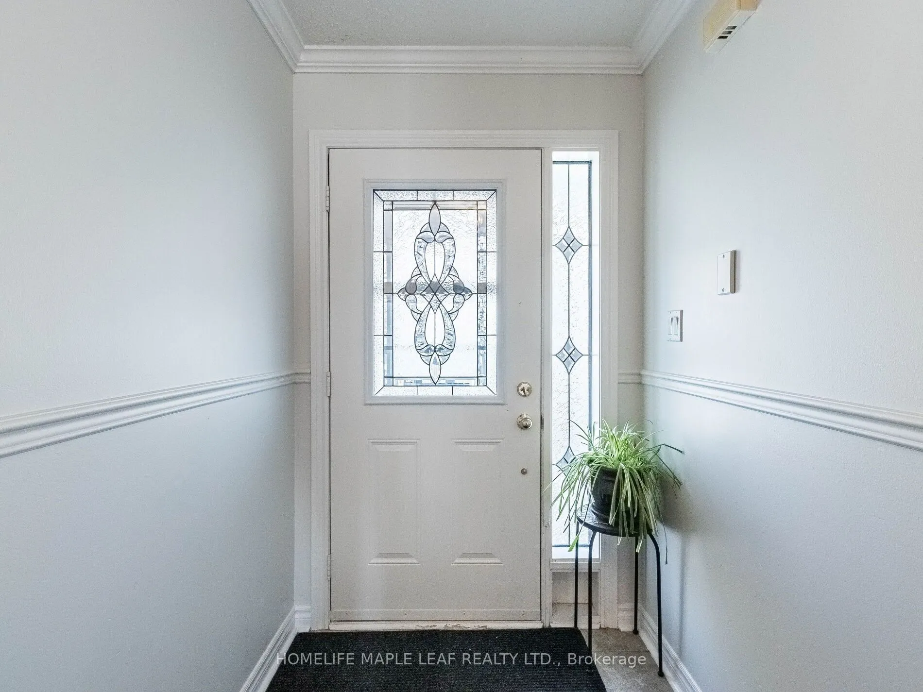 350 Lakebreeze Drive #8