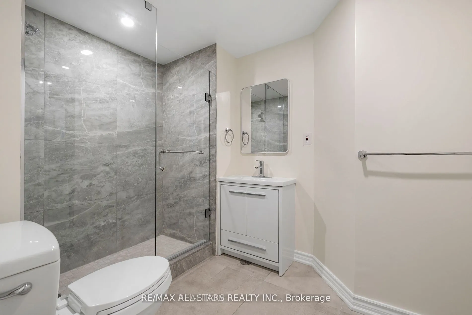 23 Hyacinth Crescent #Basement