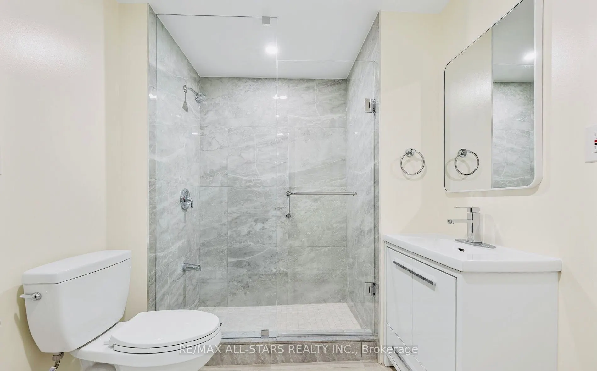 23 Hyacinth Crescent #Basement