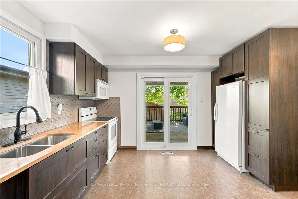 23 Flowers Crescent