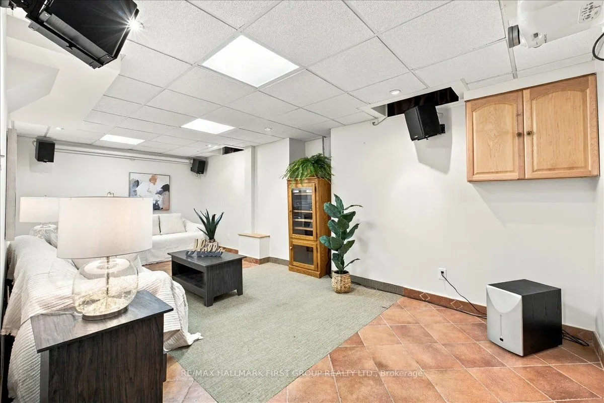 23 Flowers Crescent