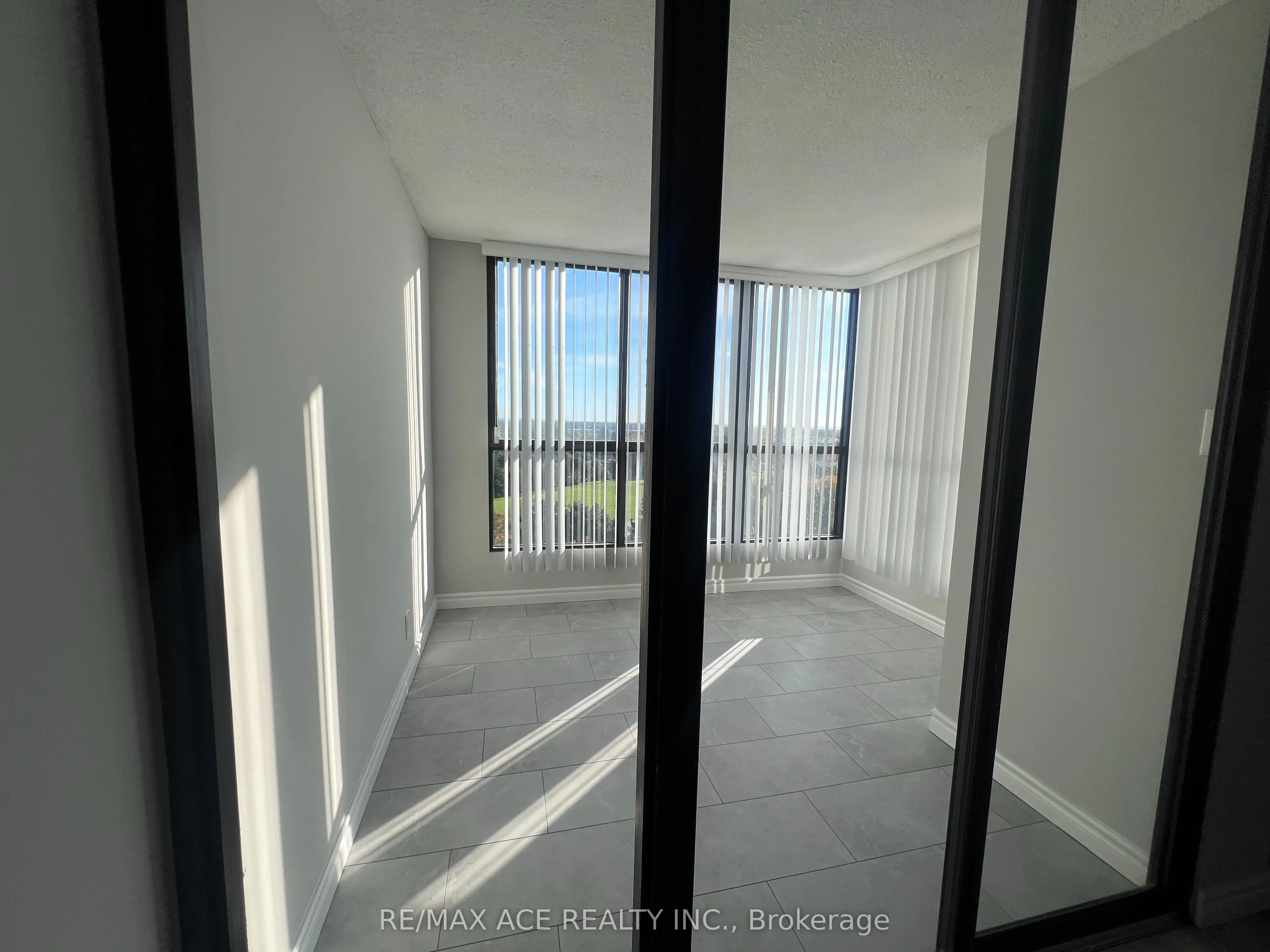 8 Silverbell Grove #901
