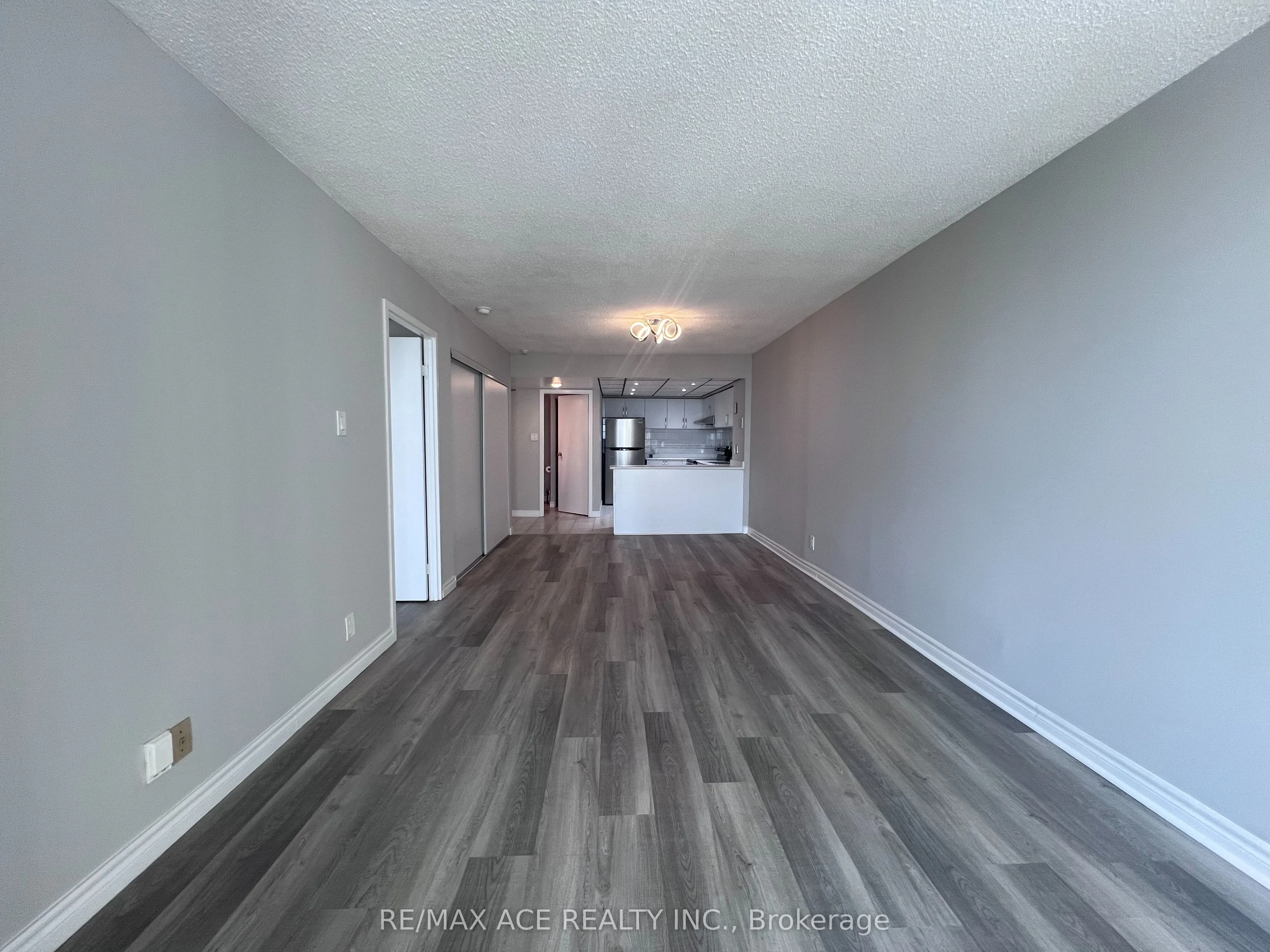 8 Silverbell Grove #901