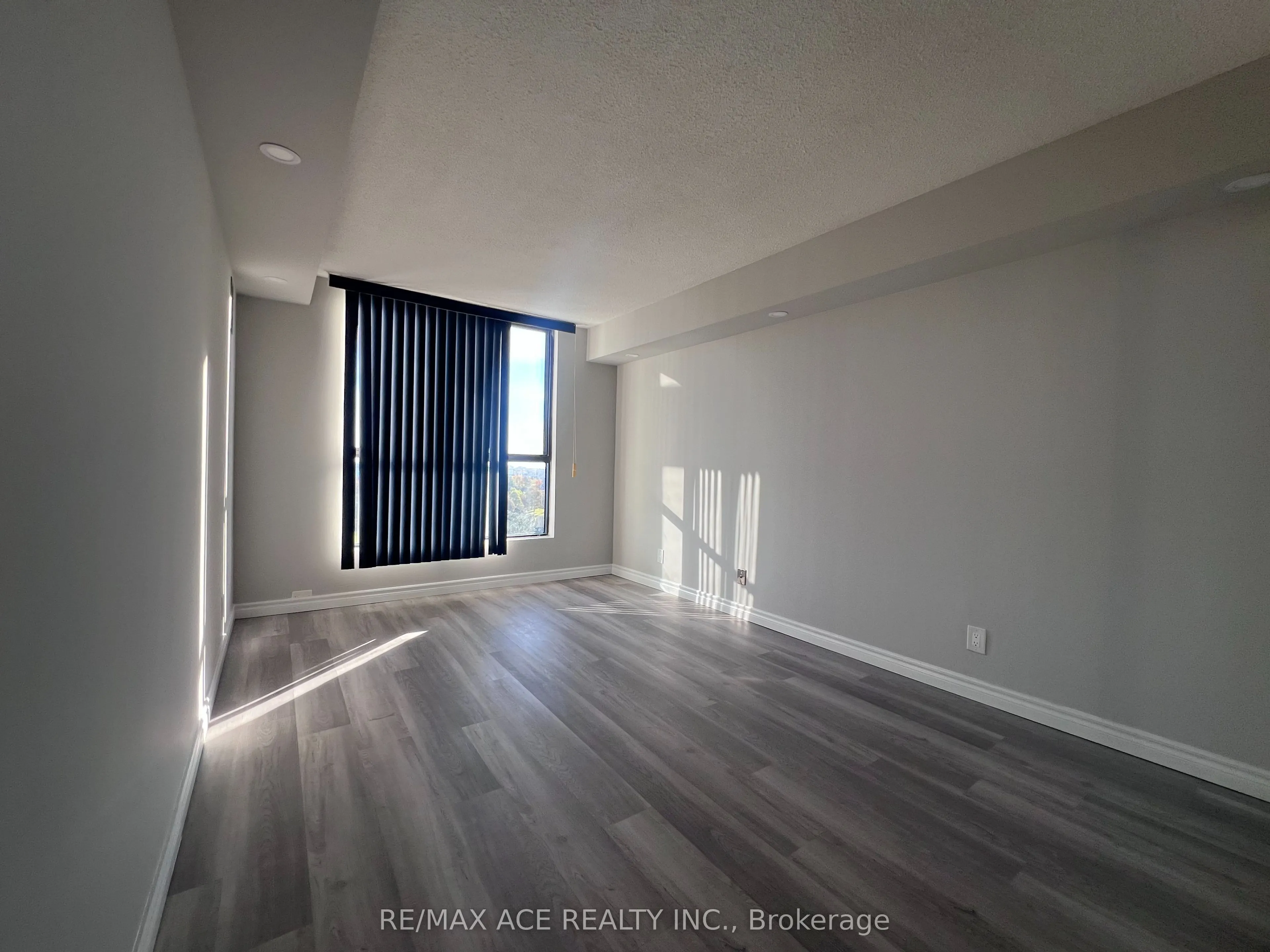 8 Silverbell Grove #901