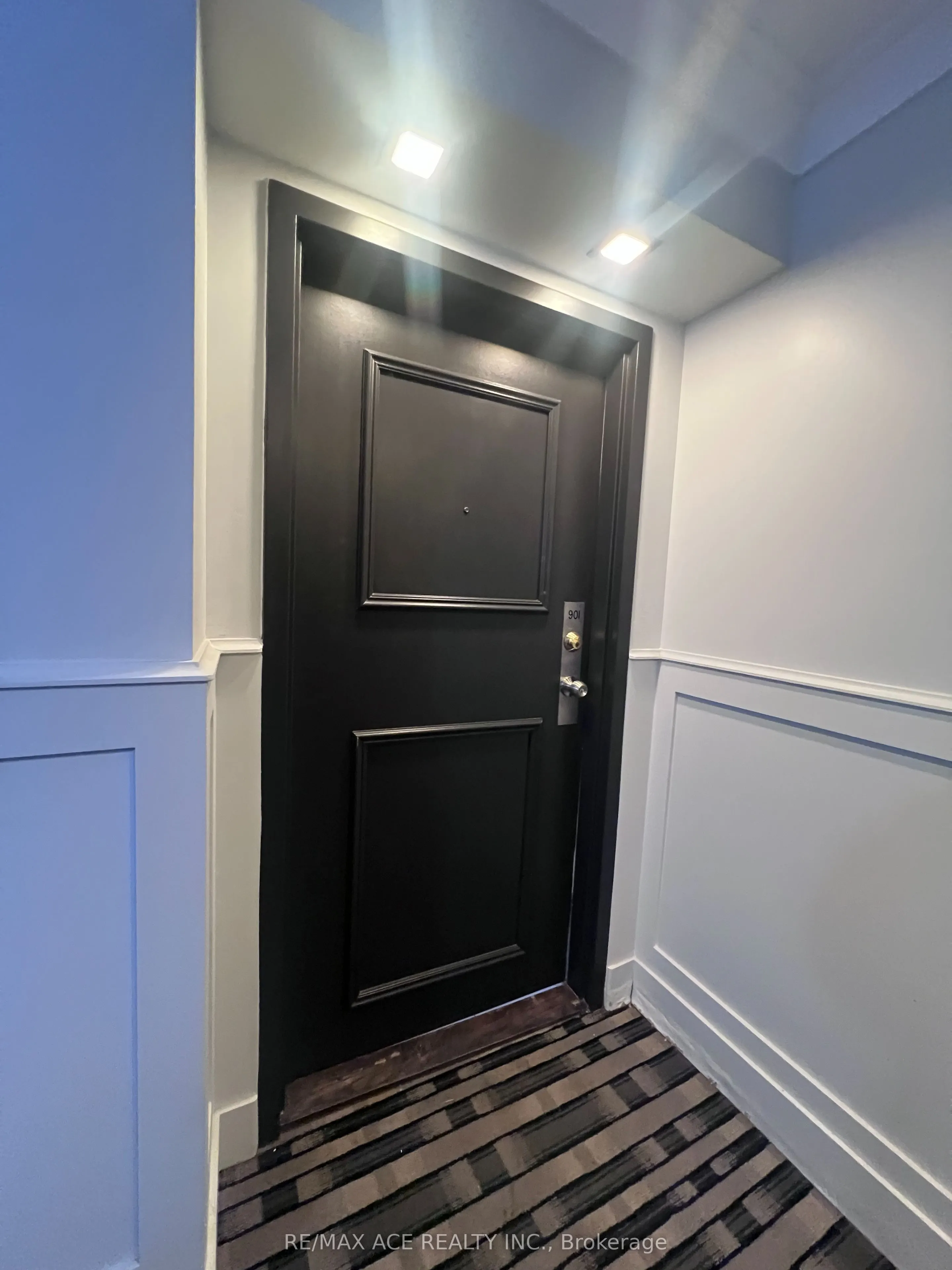 8 Silverbell Grove #901