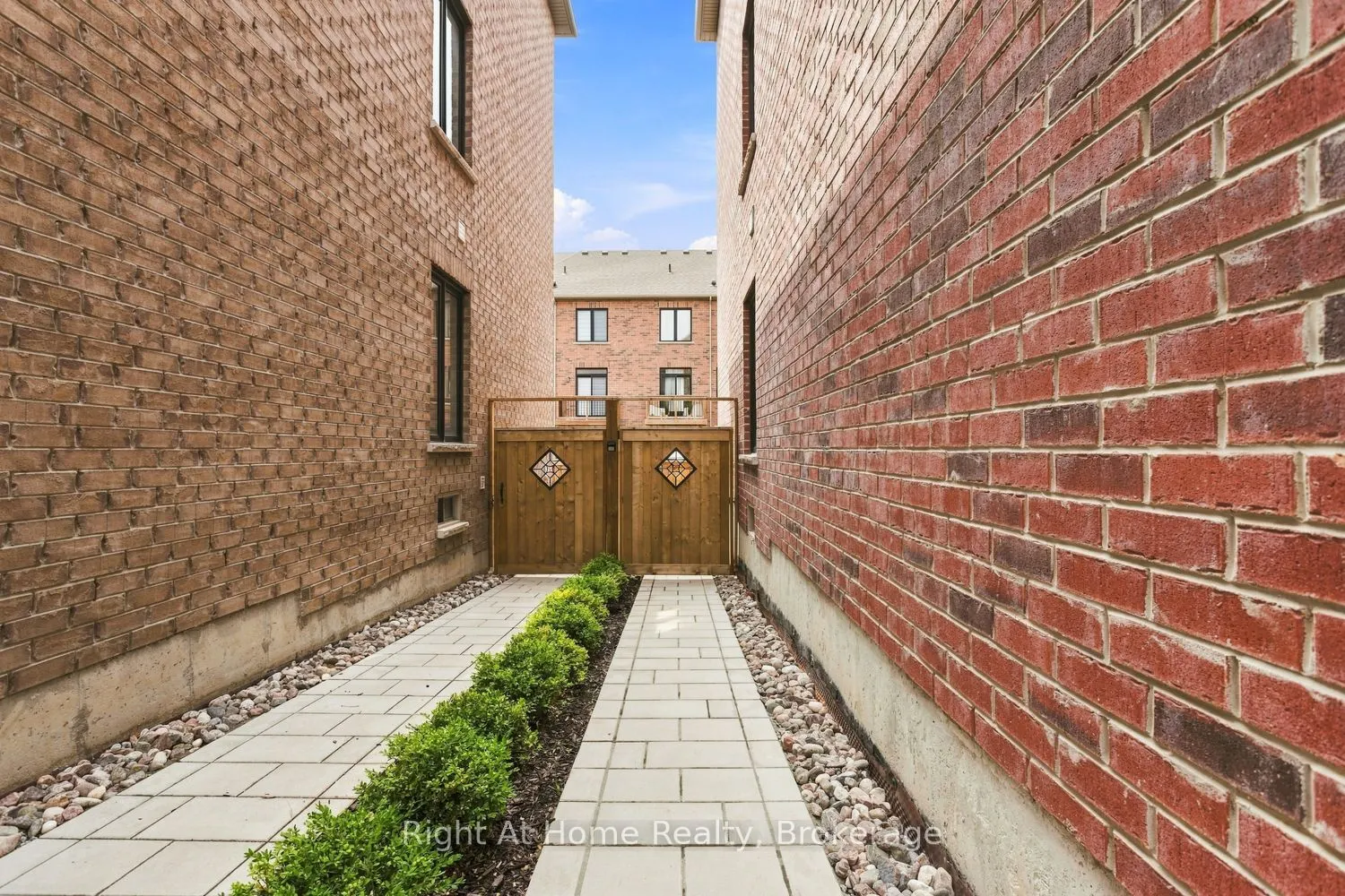 89 Elkington Crescent