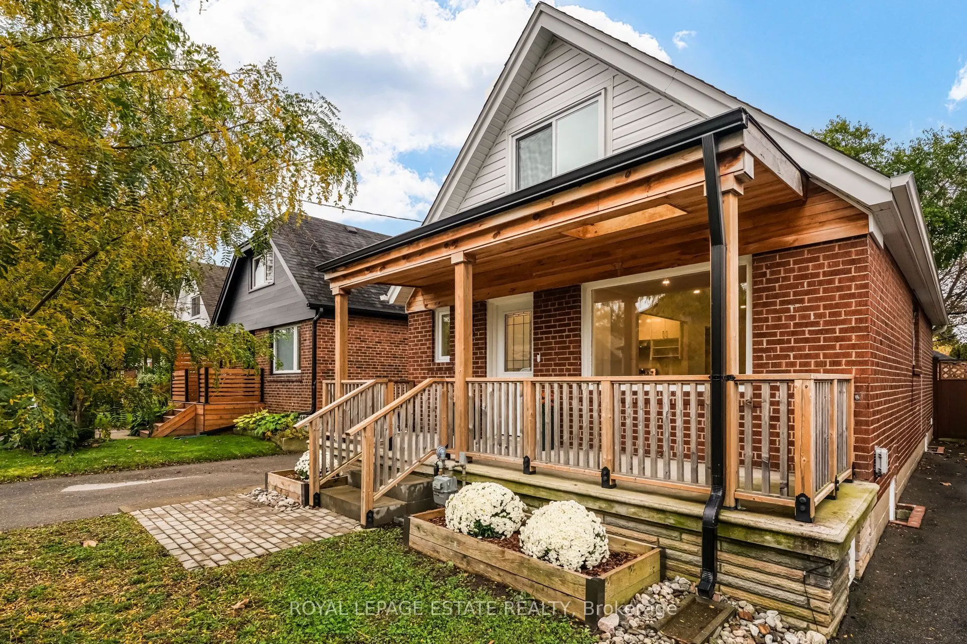 12 Norlong Boulevard