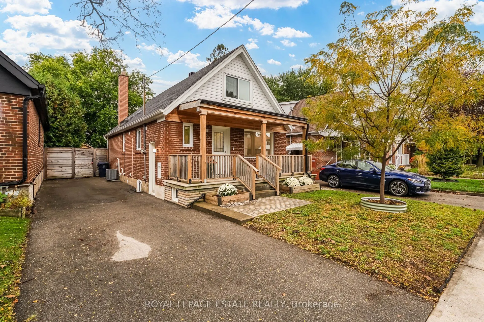 12 Norlong Boulevard