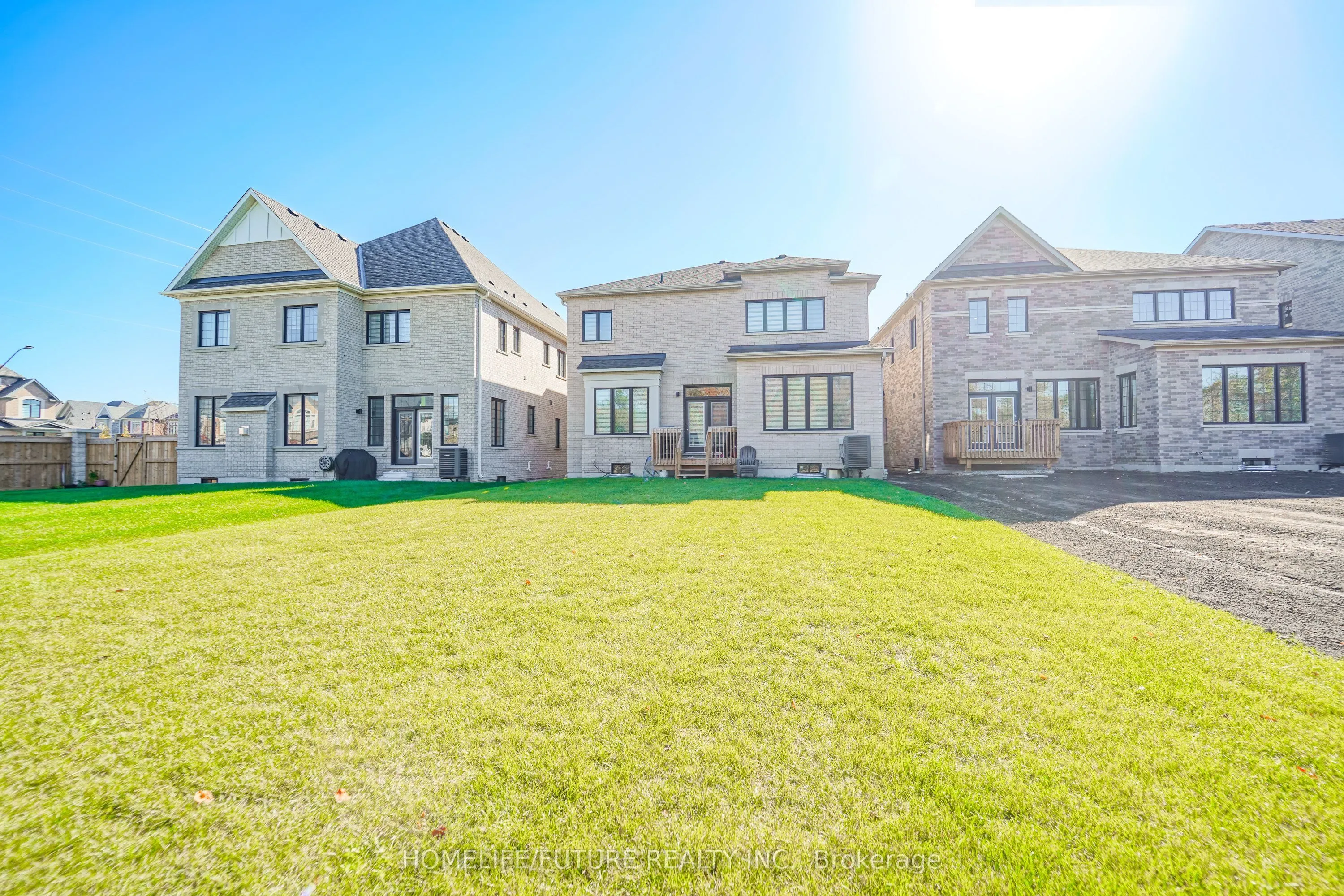 117 Deer Ridge Crescent