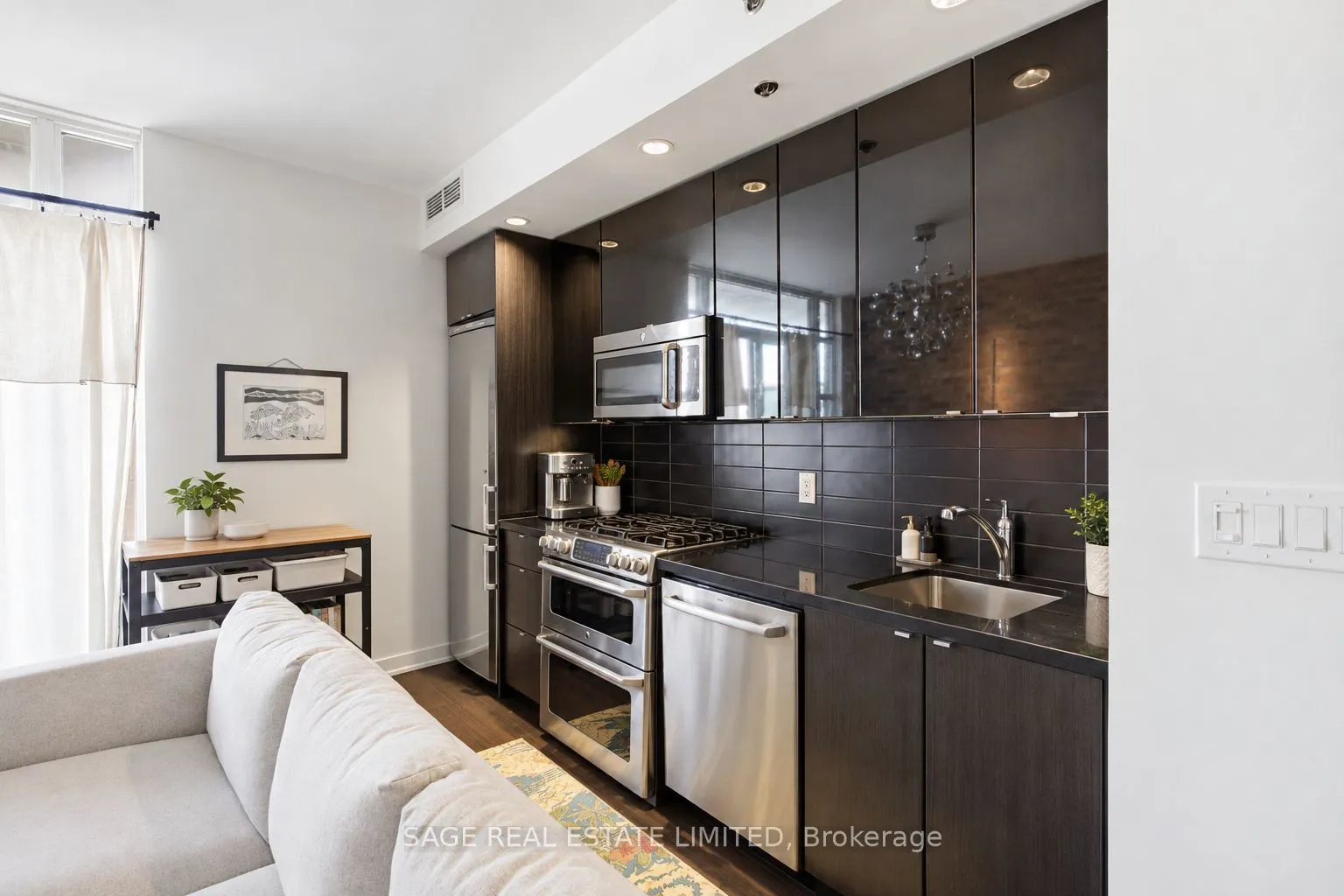 88 Colgate Avenue #533
