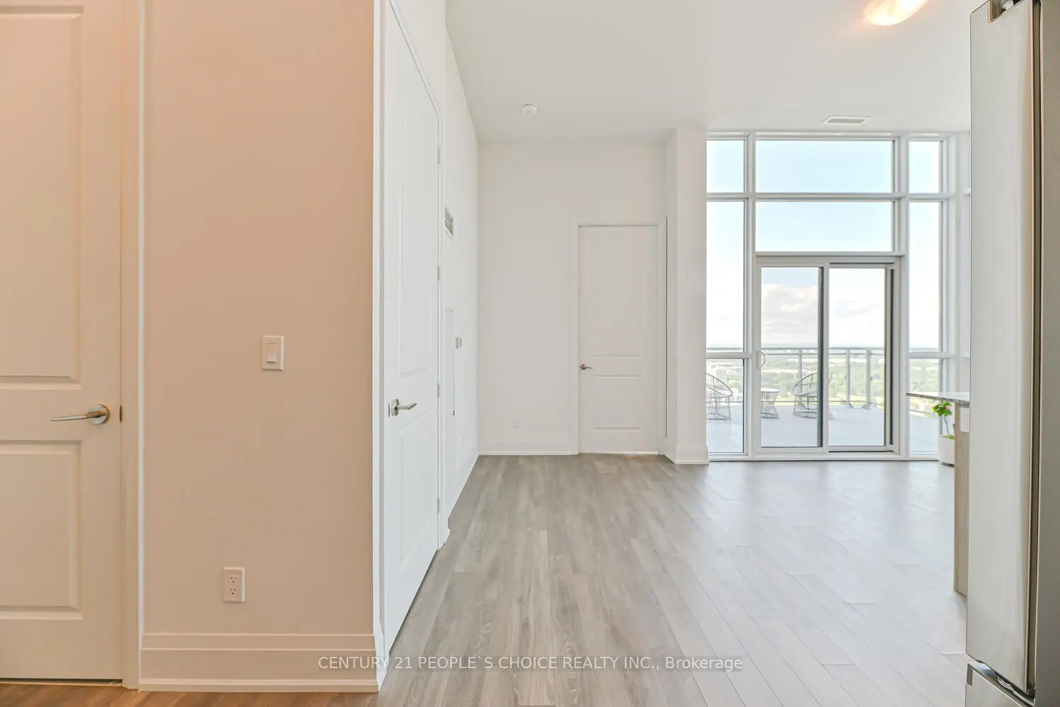 20 Meadowglen Place S #2901