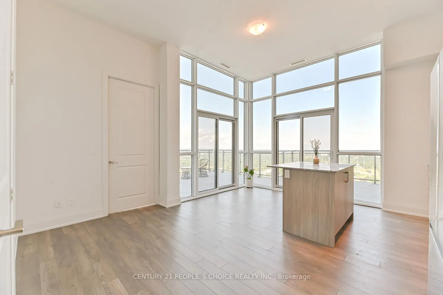 20 Meadowglen Place S #2901