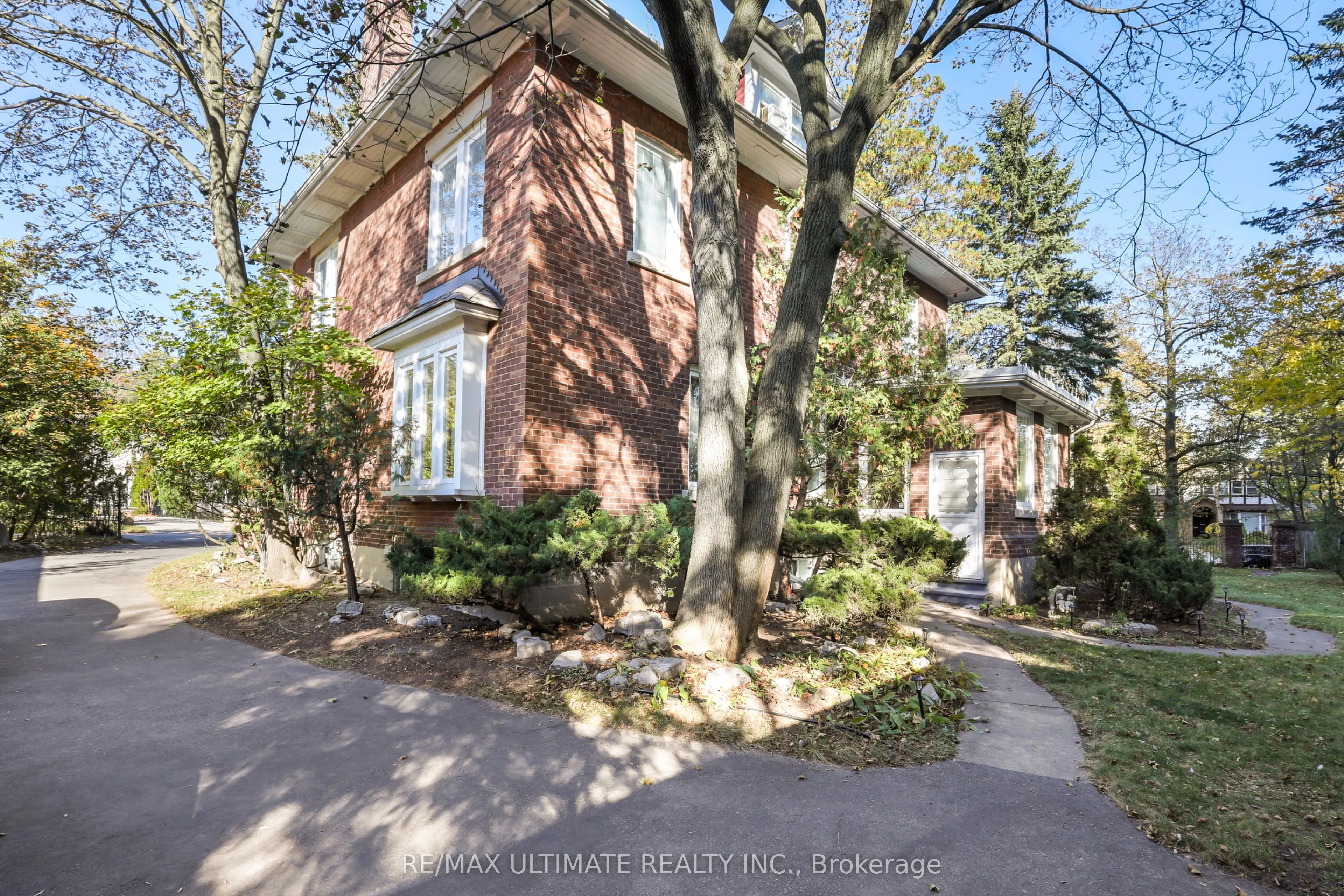 456 Manse Road