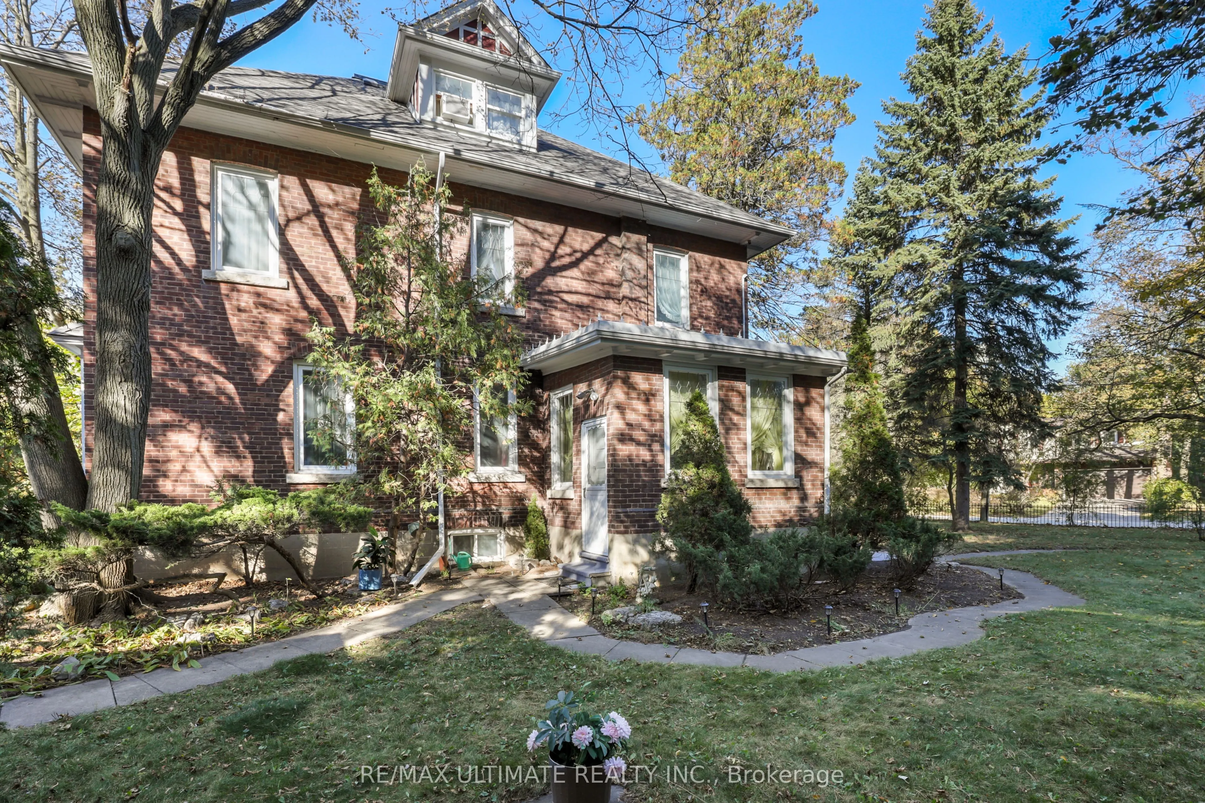 456 Manse Road