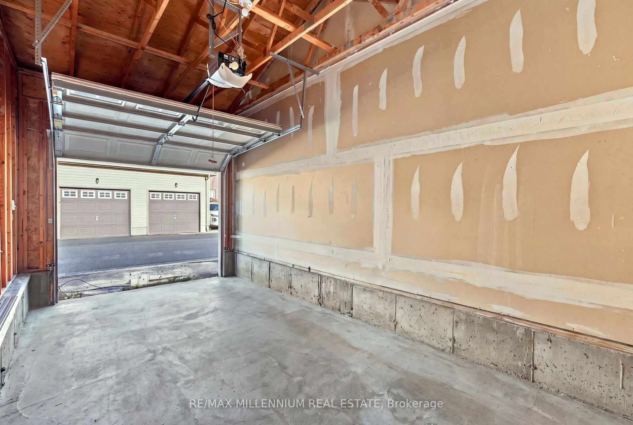2557 Canadian Street