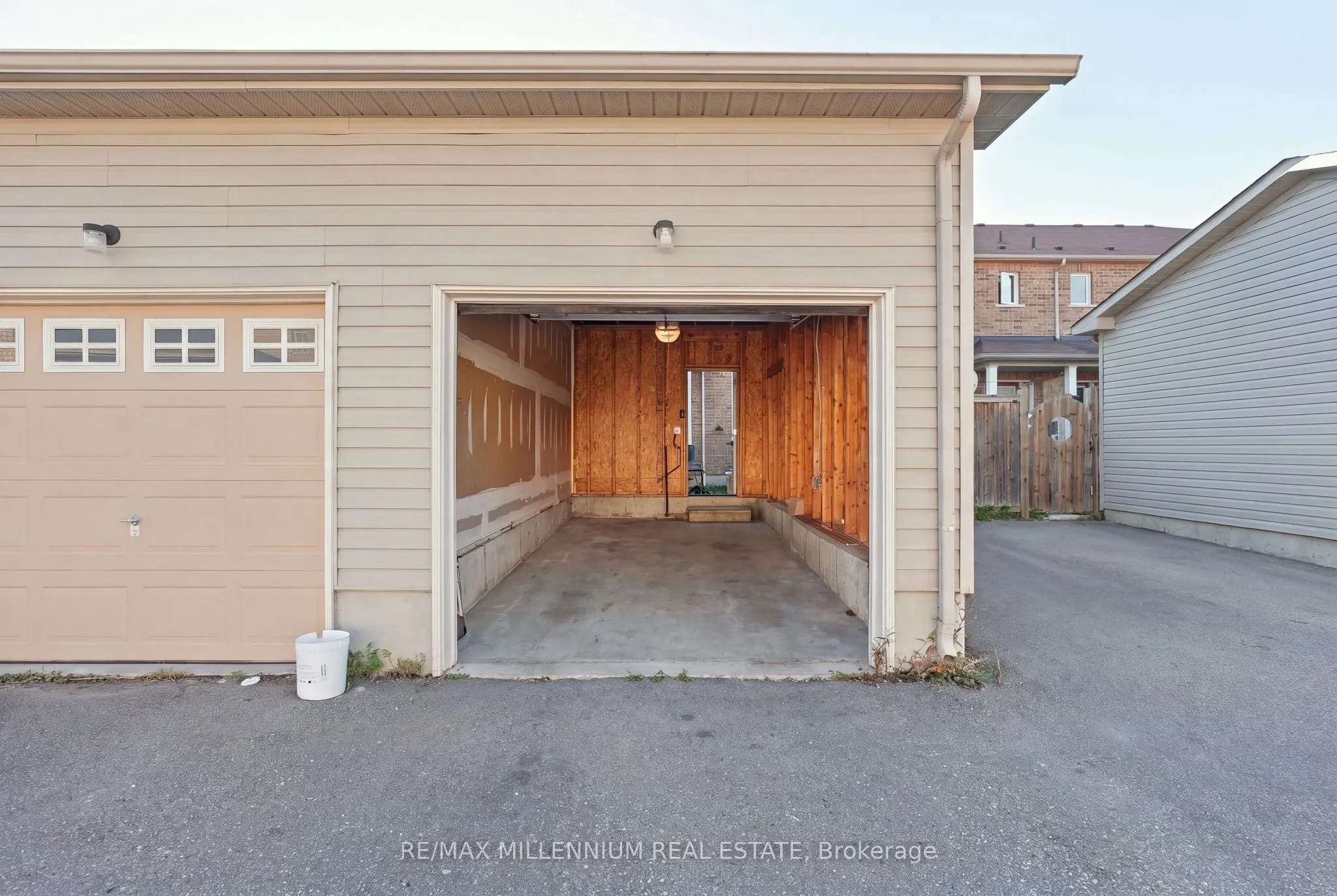 2557 Canadian Street