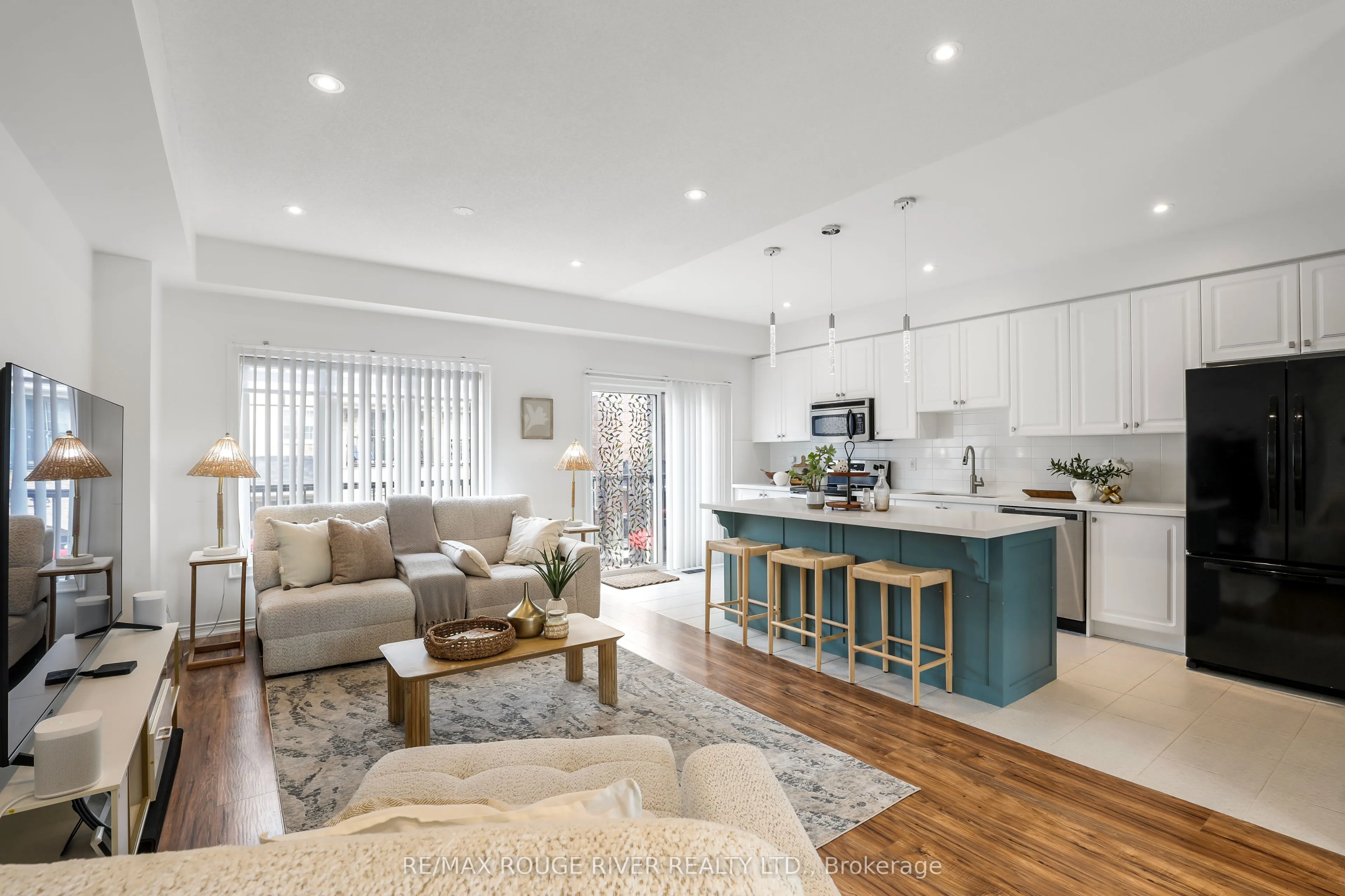 17 Devineridge Avenue