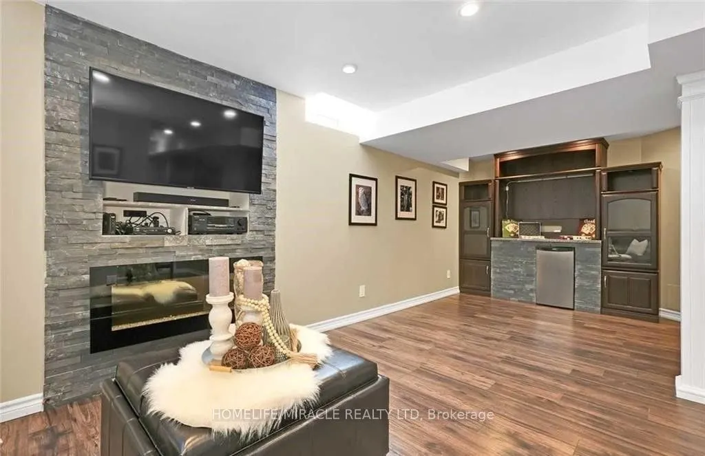 32 Mcdonald Crescent