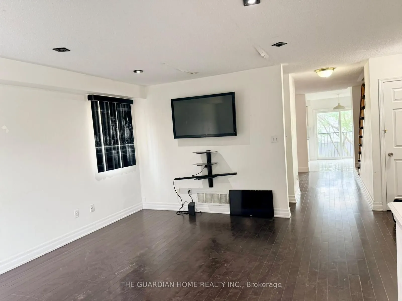 2800 Eglinton Avenue E #1