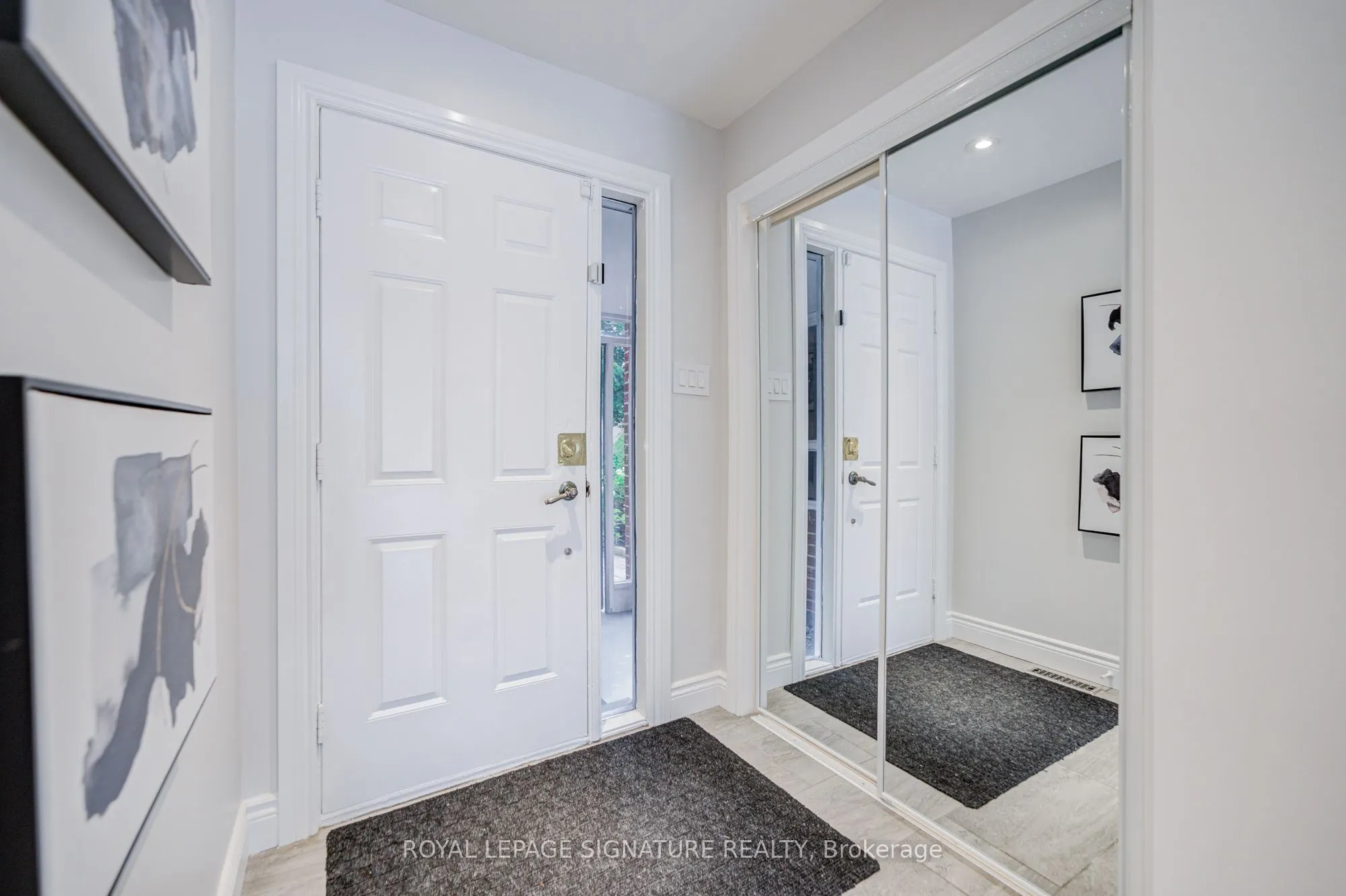 1132 Cedarcroft Crescent