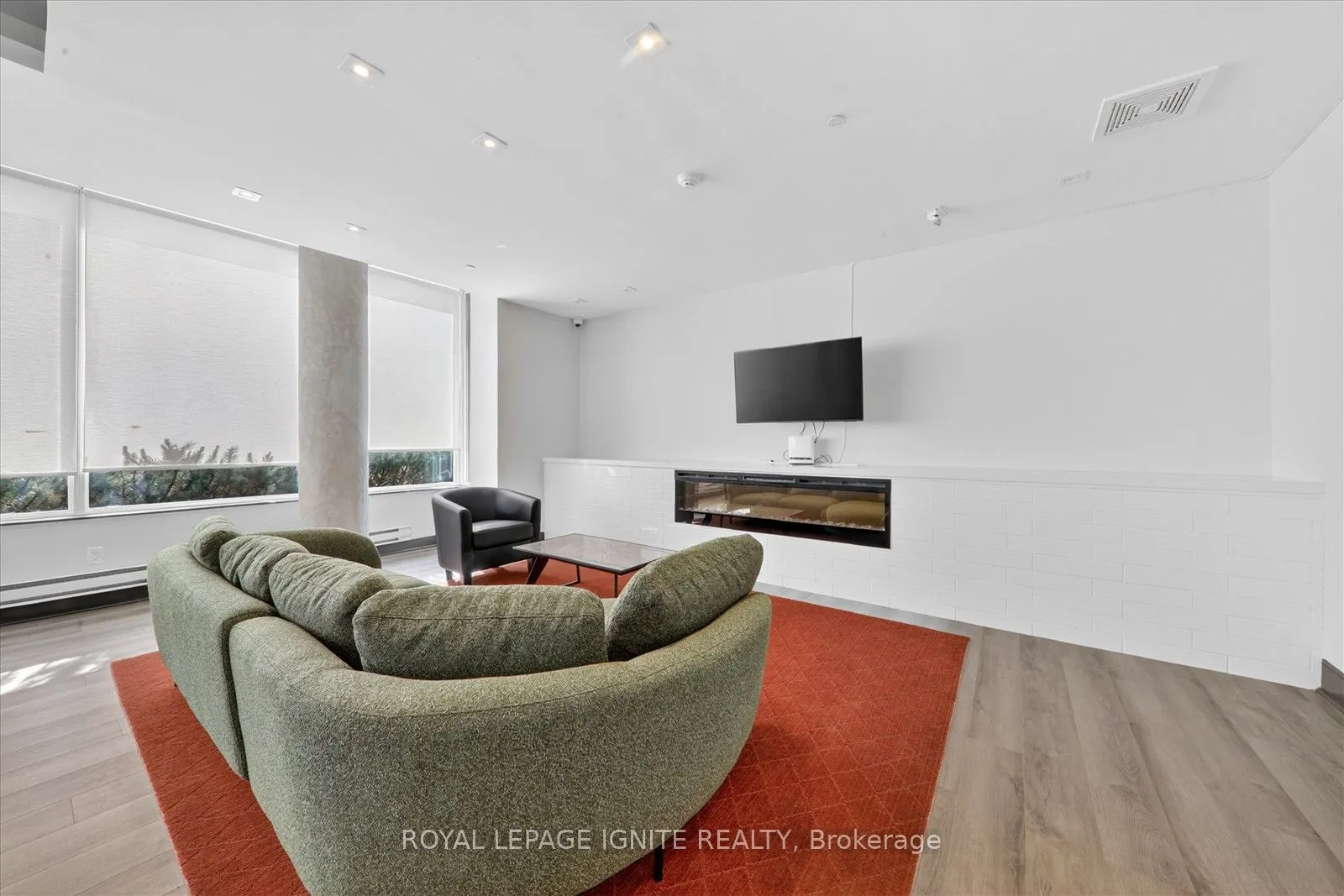 3560 St Clair Avenue E #116