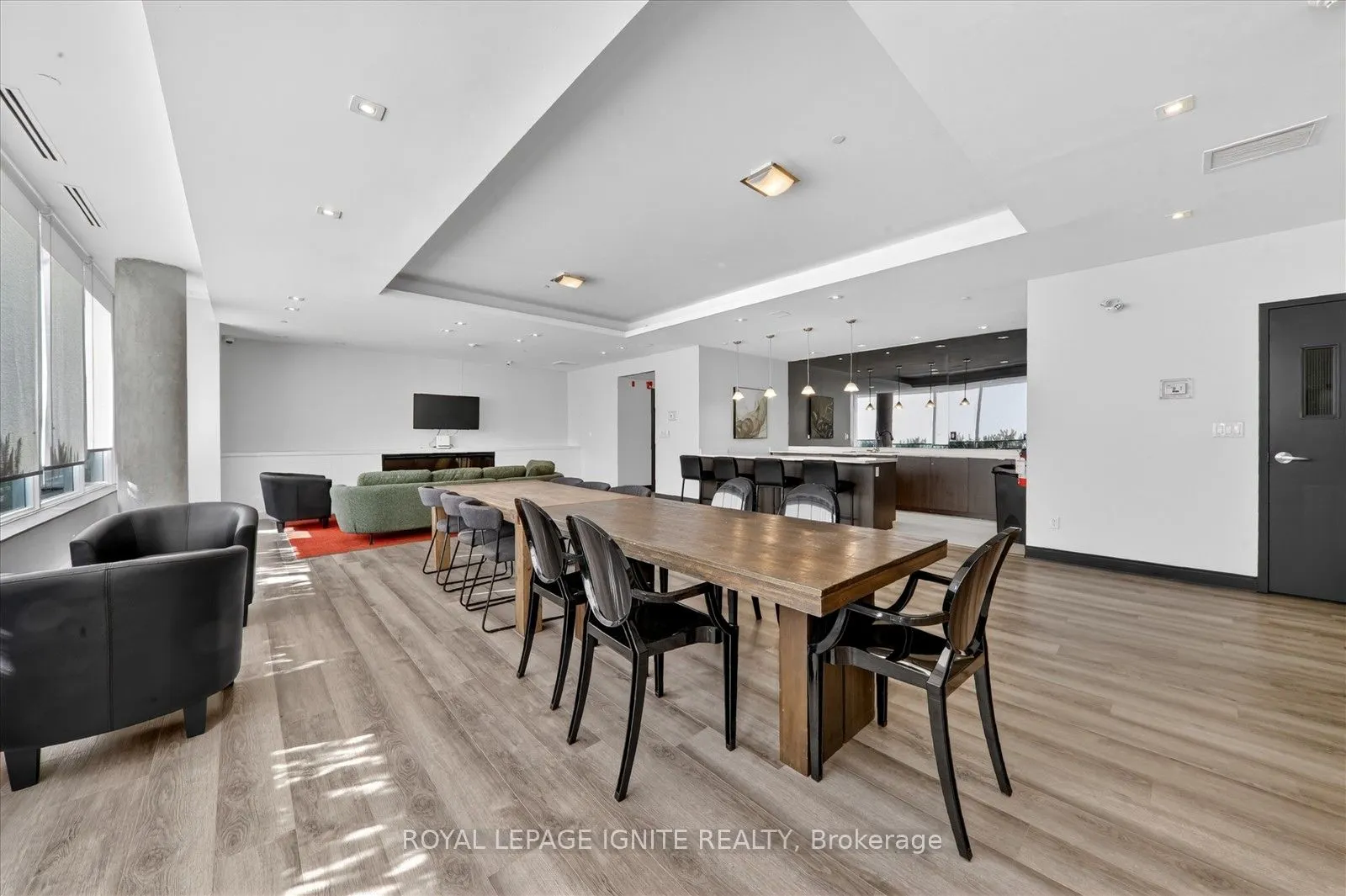 3560 St Clair Avenue E #116
