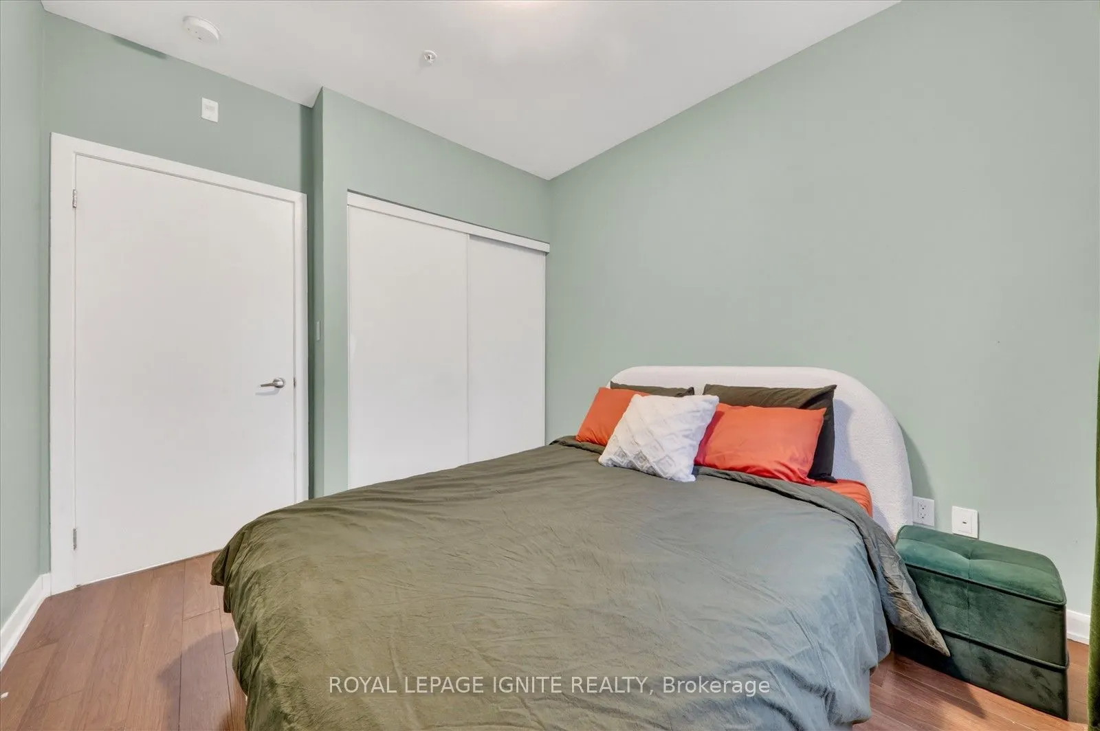 3560 St Clair Avenue E #116